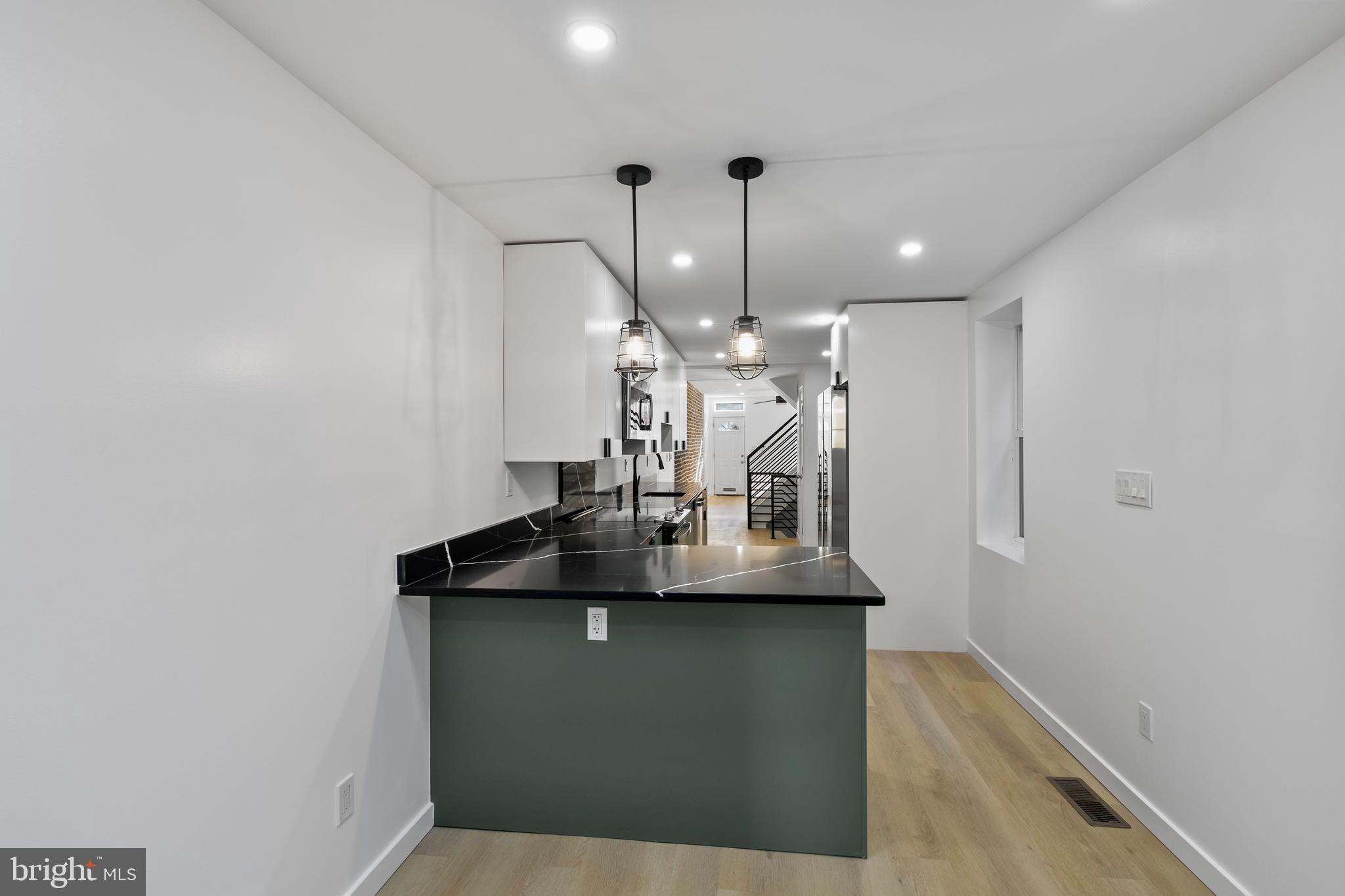 HOLLINS-ROUNDHOUSE HISTORIC DISTRICT - Residential Lease