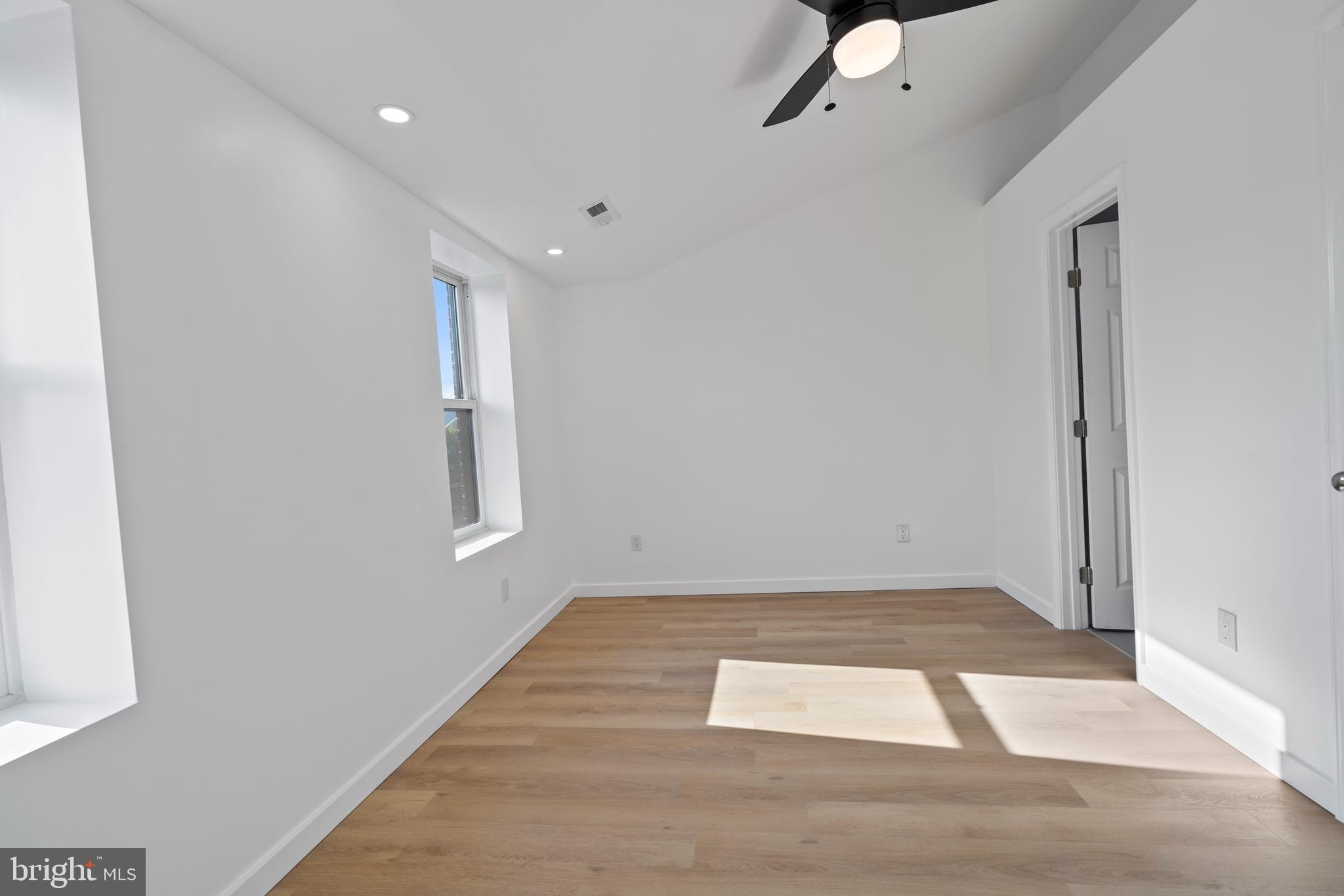 HOLLINS-ROUNDHOUSE HISTORIC DISTRICT - Residential Lease