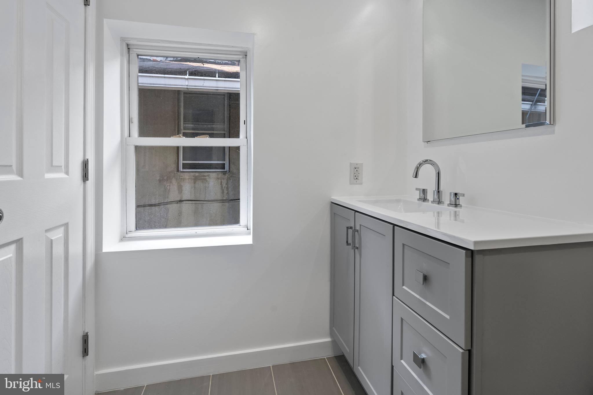 HOLLINS-ROUNDHOUSE HISTORIC DISTRICT - Residential Lease