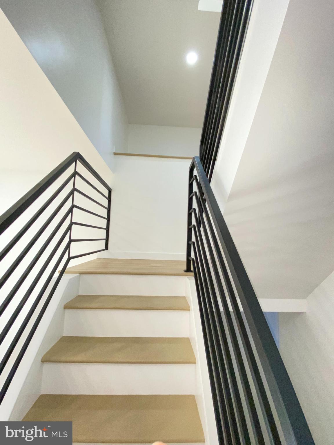 HOLLINS-ROUNDHOUSE HISTORIC DISTRICT - Residential Lease