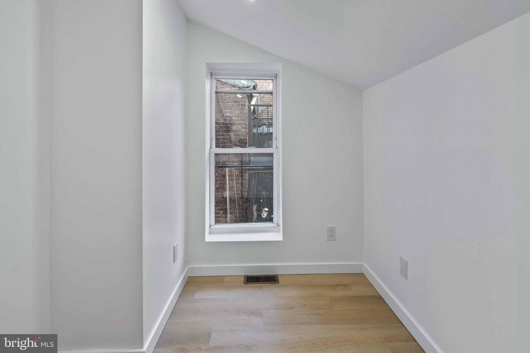 HOLLINS-ROUNDHOUSE HISTORIC DISTRICT - Residential Lease