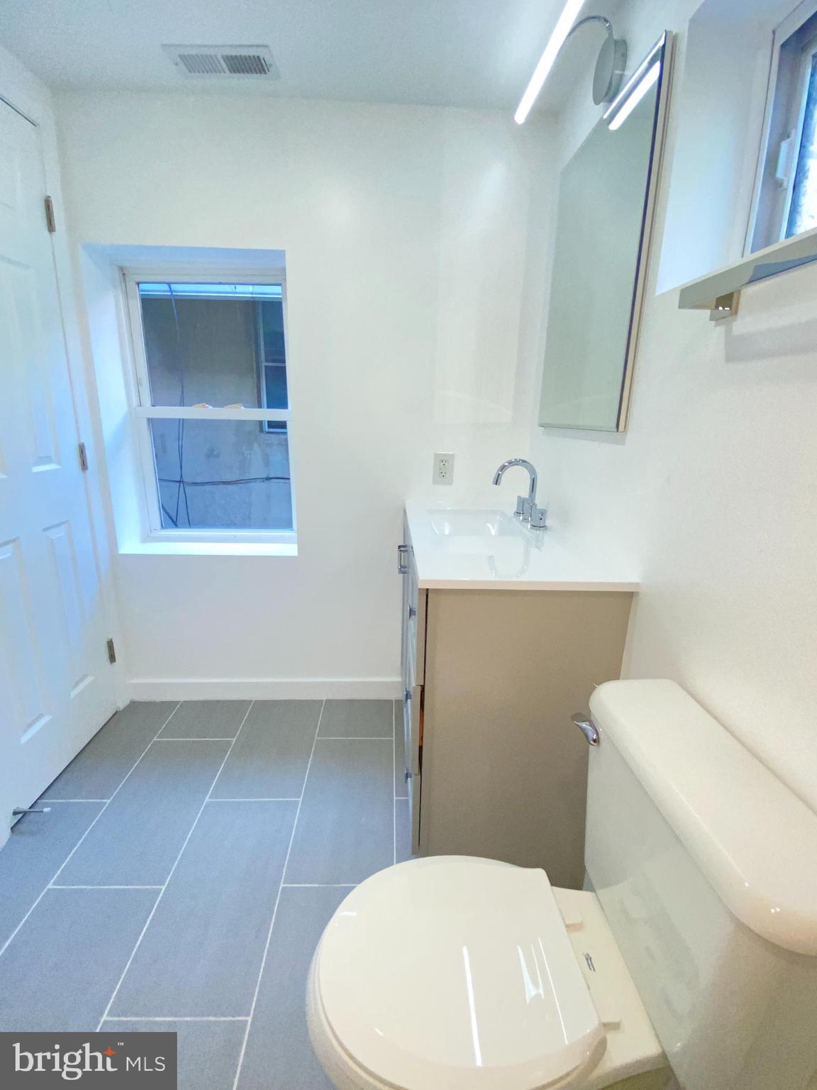 HOLLINS-ROUNDHOUSE HISTORIC DISTRICT - Residential Lease