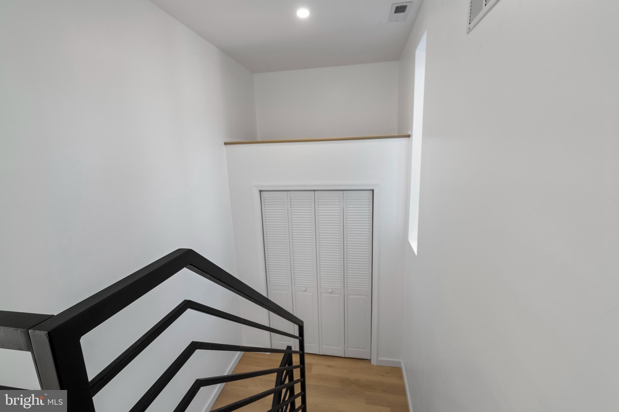 HOLLINS-ROUNDHOUSE HISTORIC DISTRICT - Residential Lease