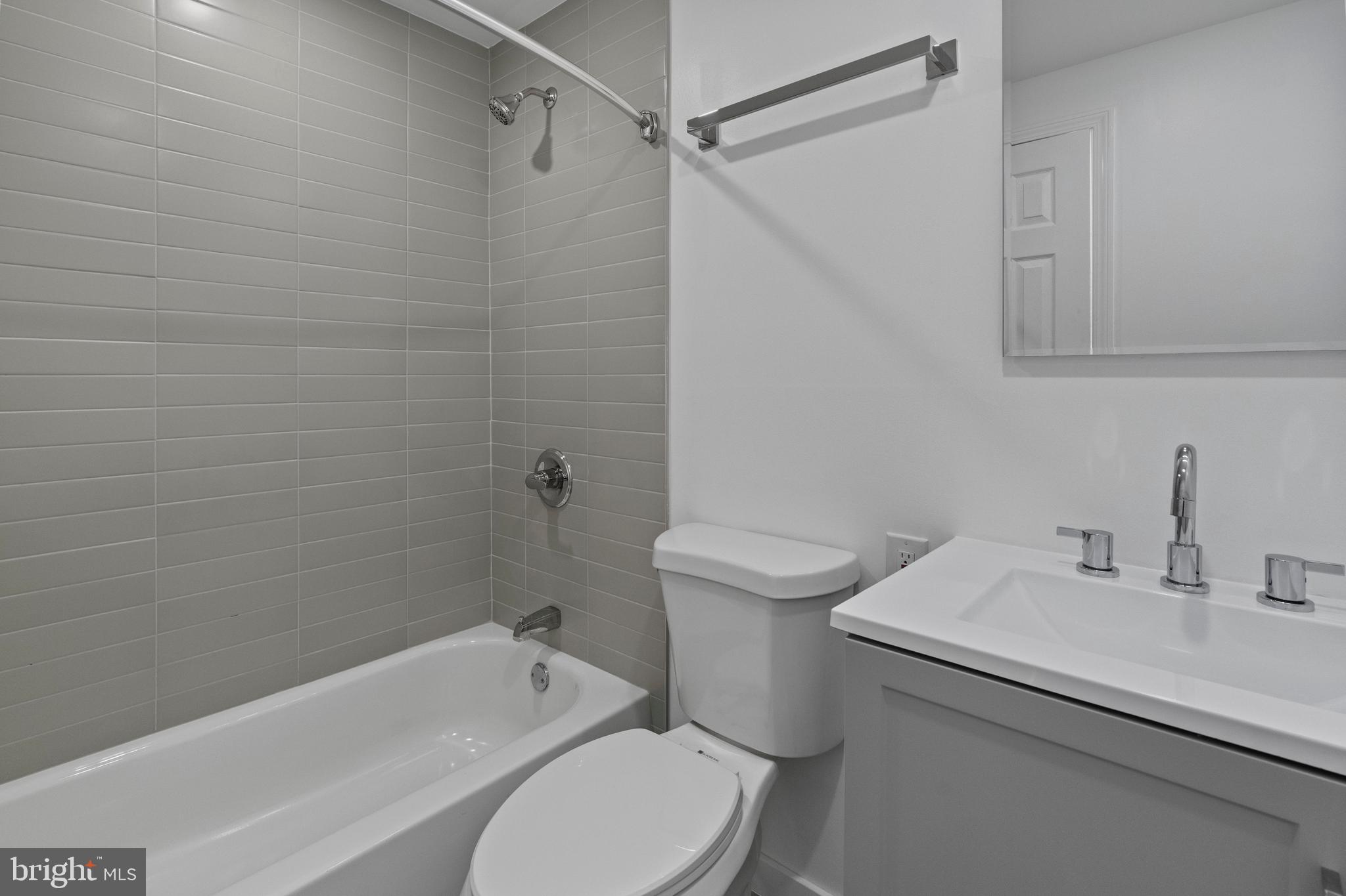 HOLLINS-ROUNDHOUSE HISTORIC DISTRICT - Residential Lease