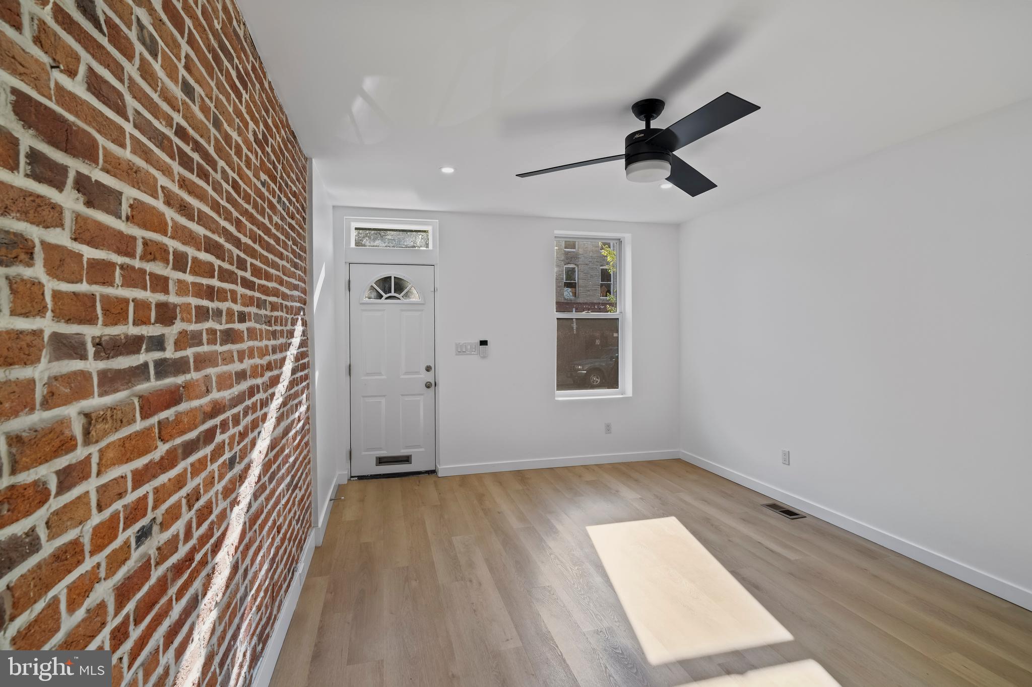 HOLLINS-ROUNDHOUSE HISTORIC DISTRICT - Residential Lease