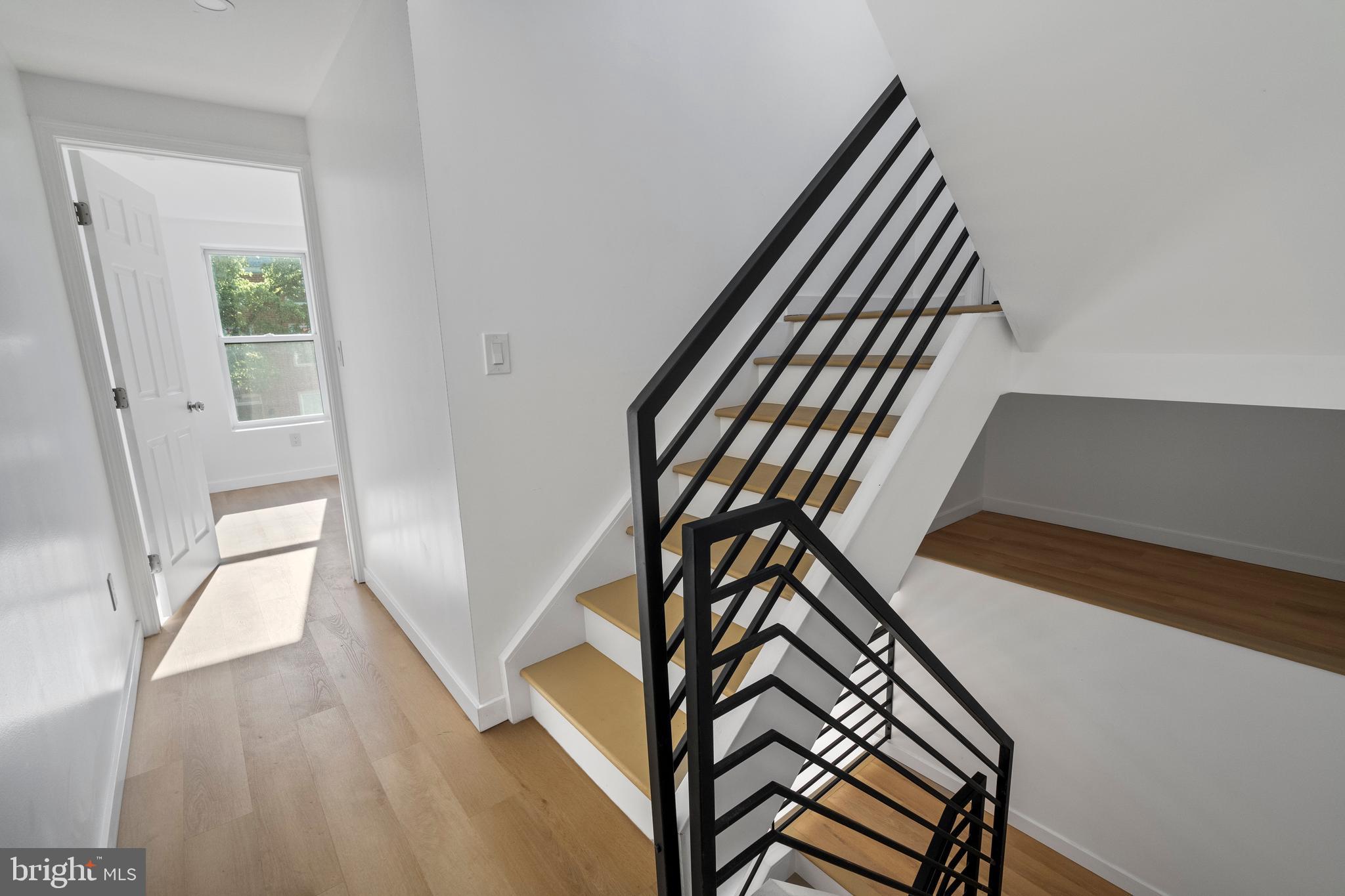 HOLLINS-ROUNDHOUSE HISTORIC DISTRICT - Residential Lease