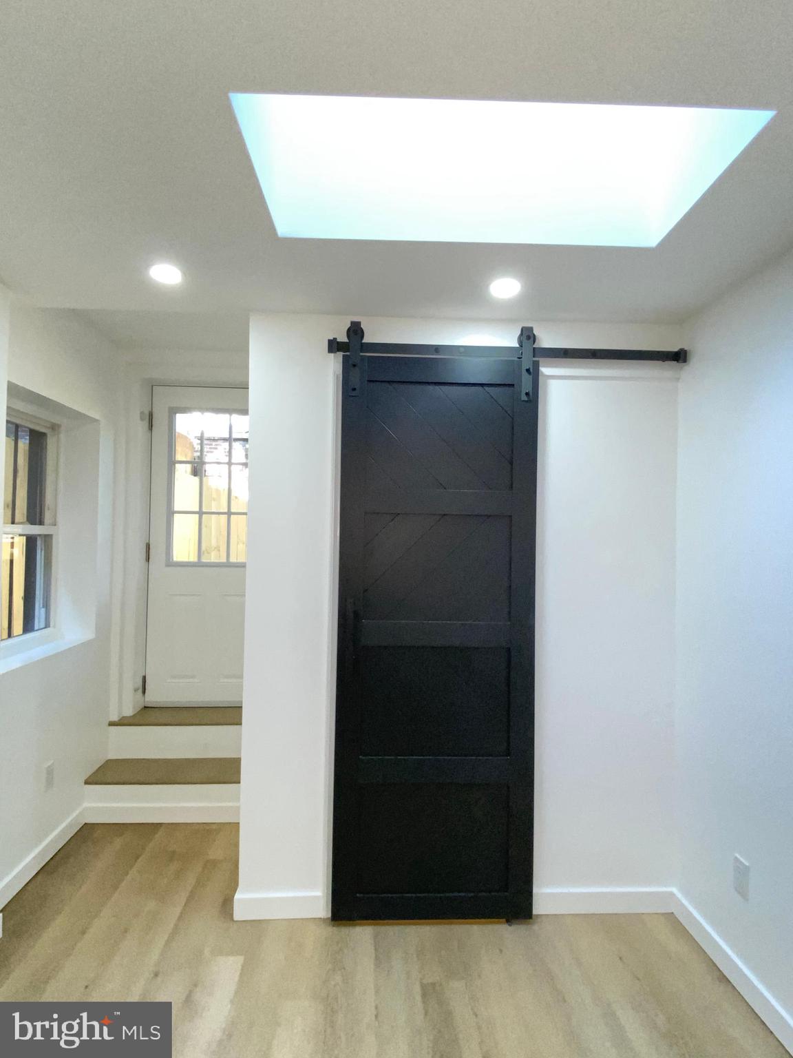 HOLLINS-ROUNDHOUSE HISTORIC DISTRICT - Residential Lease