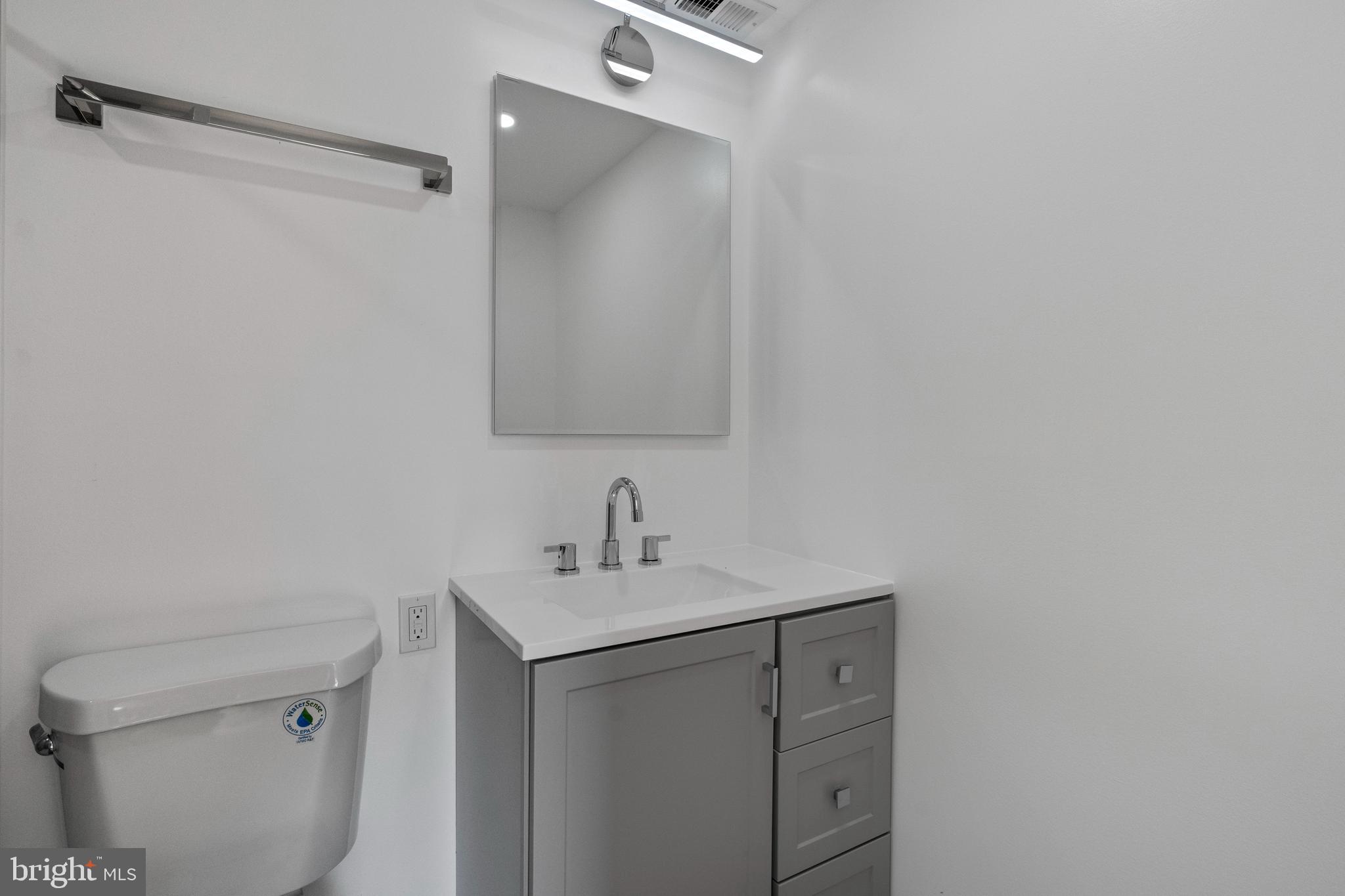 HOLLINS-ROUNDHOUSE HISTORIC DISTRICT - Residential Lease