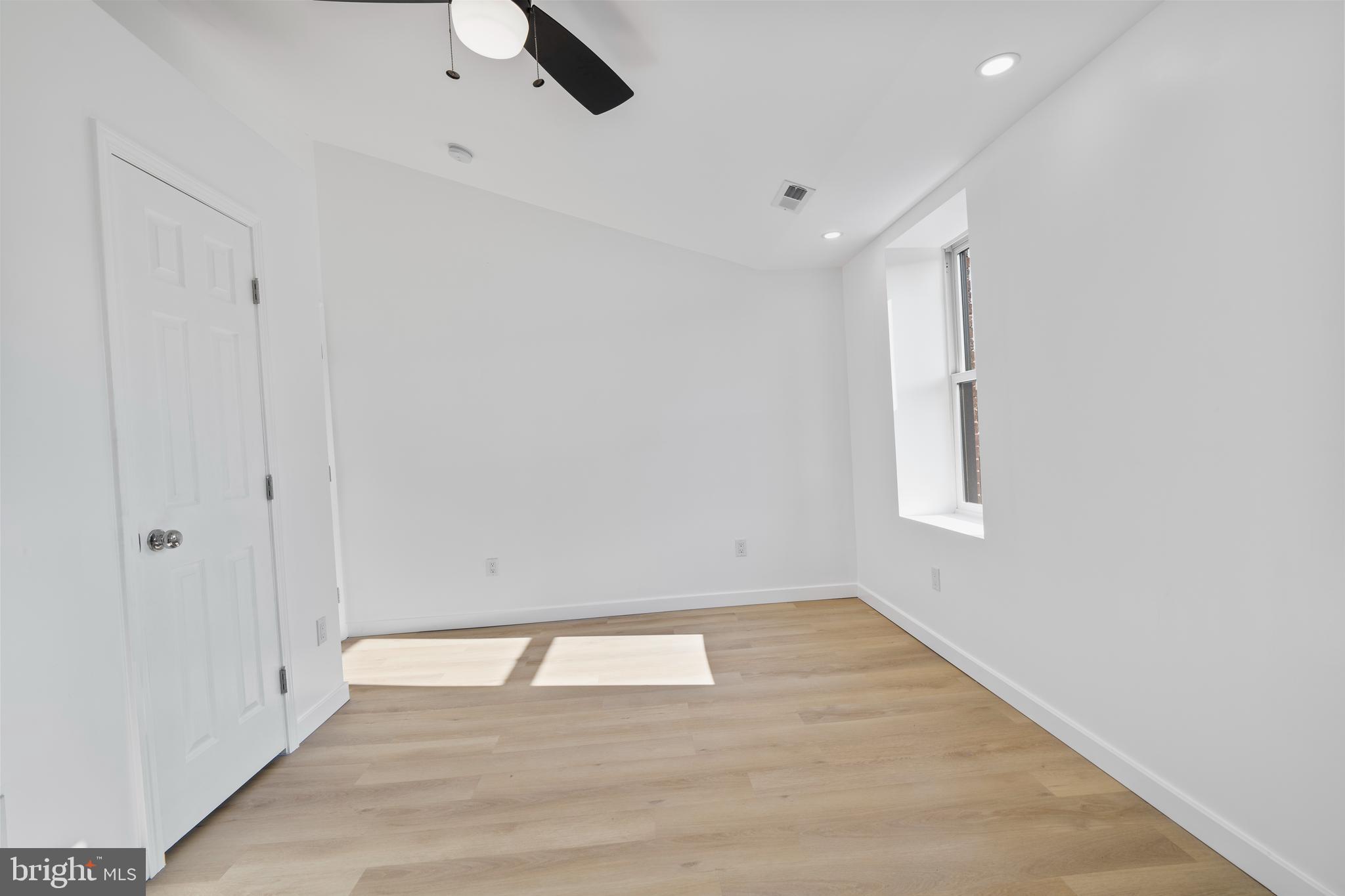 HOLLINS-ROUNDHOUSE HISTORIC DISTRICT - Residential Lease