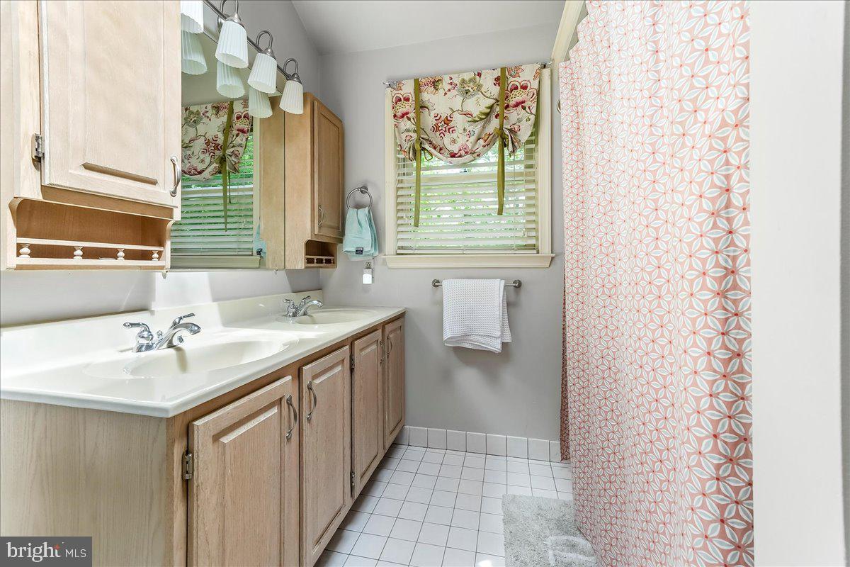 WEST GLEN - Residential