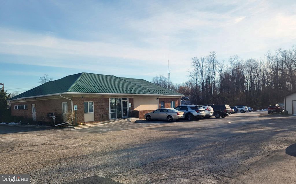 Photo of 1340 Lincoln Way E, CHAMBERSBURG, PA 17202 (MLS # PAFL2031808)