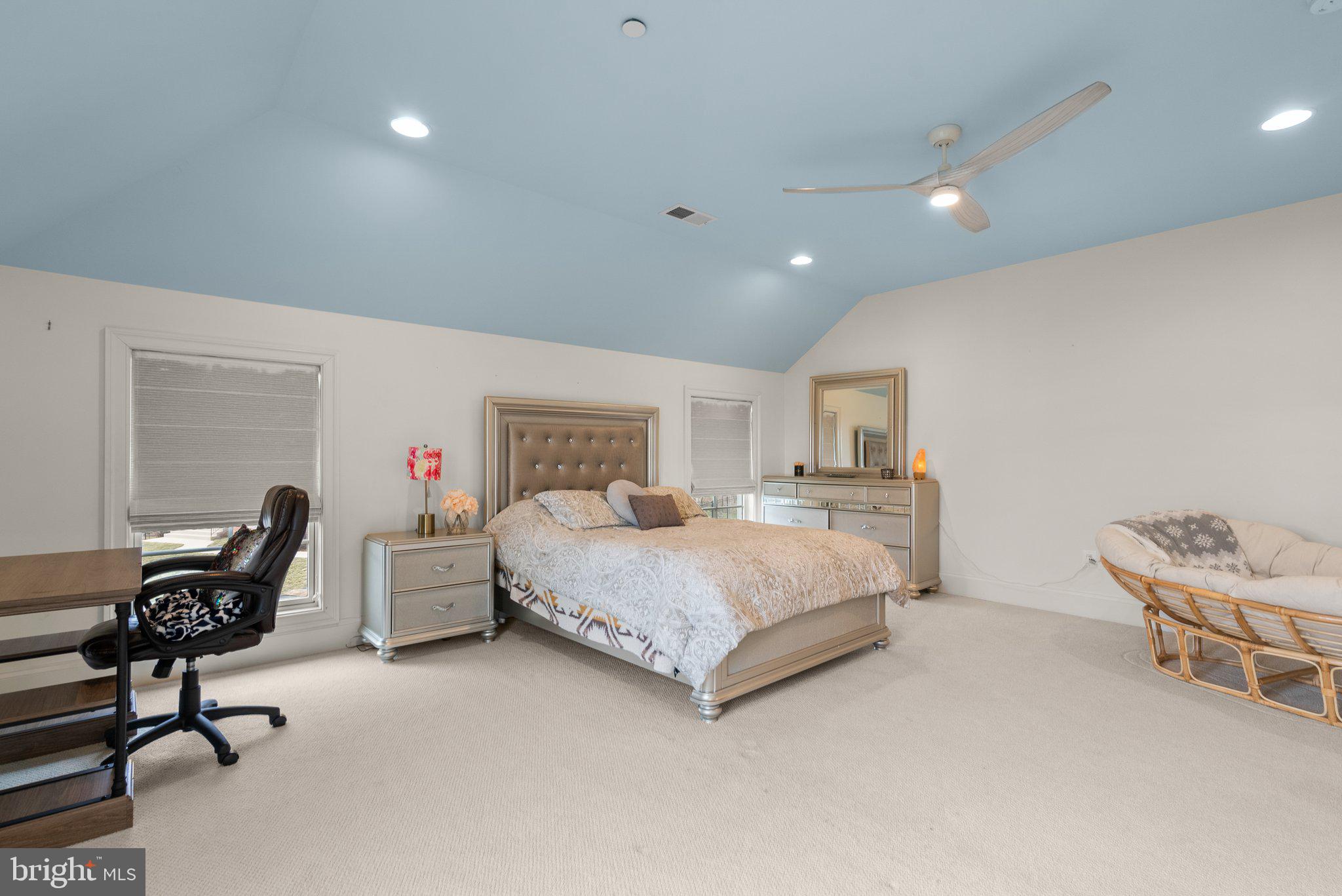 GLEN MILL KNOLLS - Residential