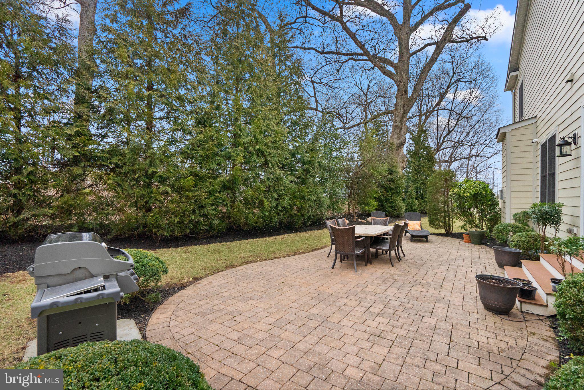 GLEN MILL KNOLLS - Residential