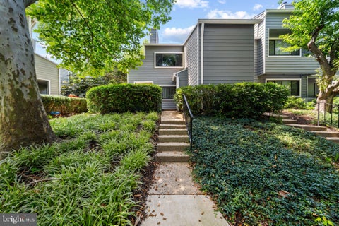 Condo For Sale - 1904 Villaridge Drive<br/> Fairfax County, RESTON, VA 20191