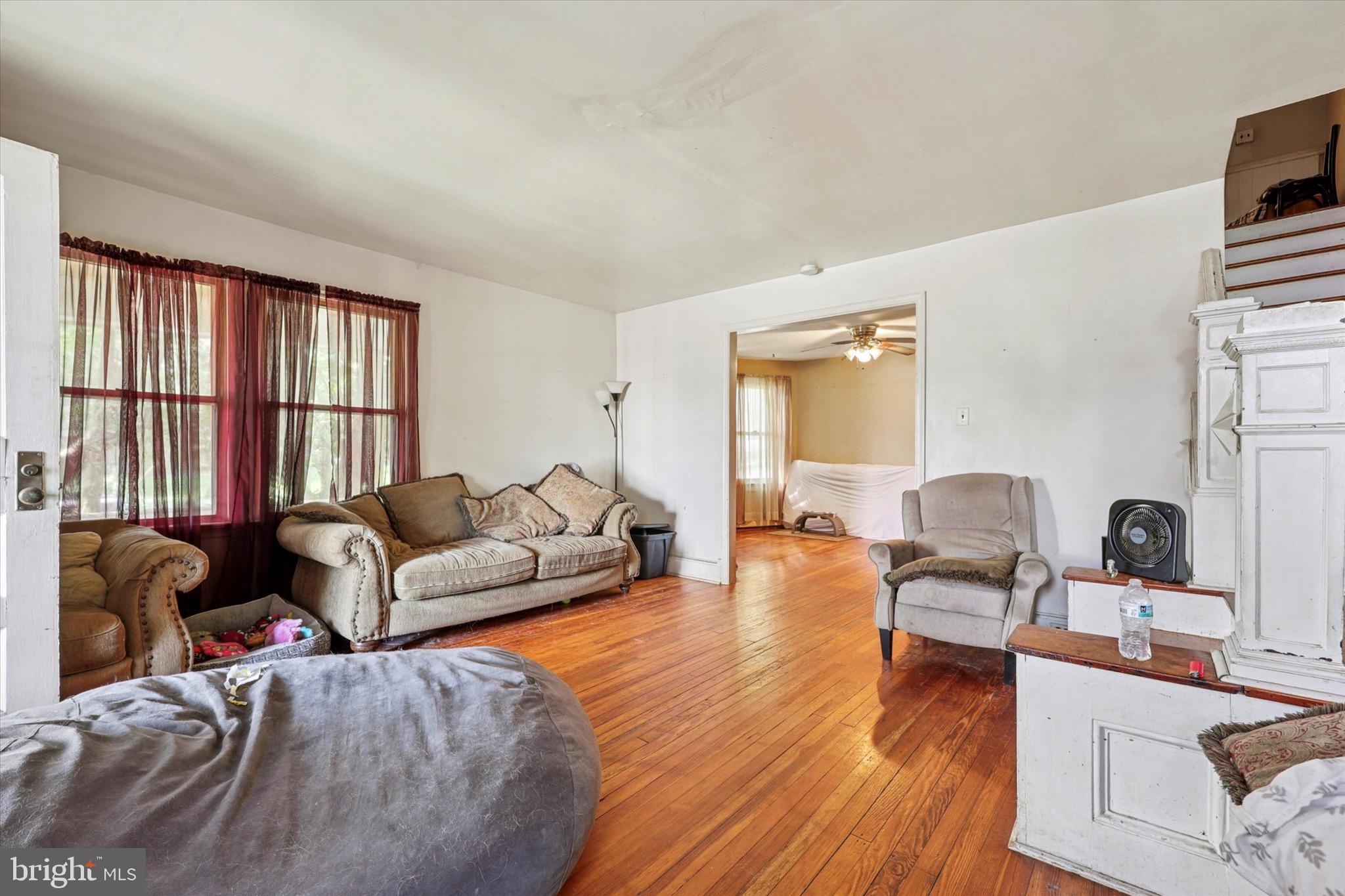 400 W GLENSIDE AVENUE