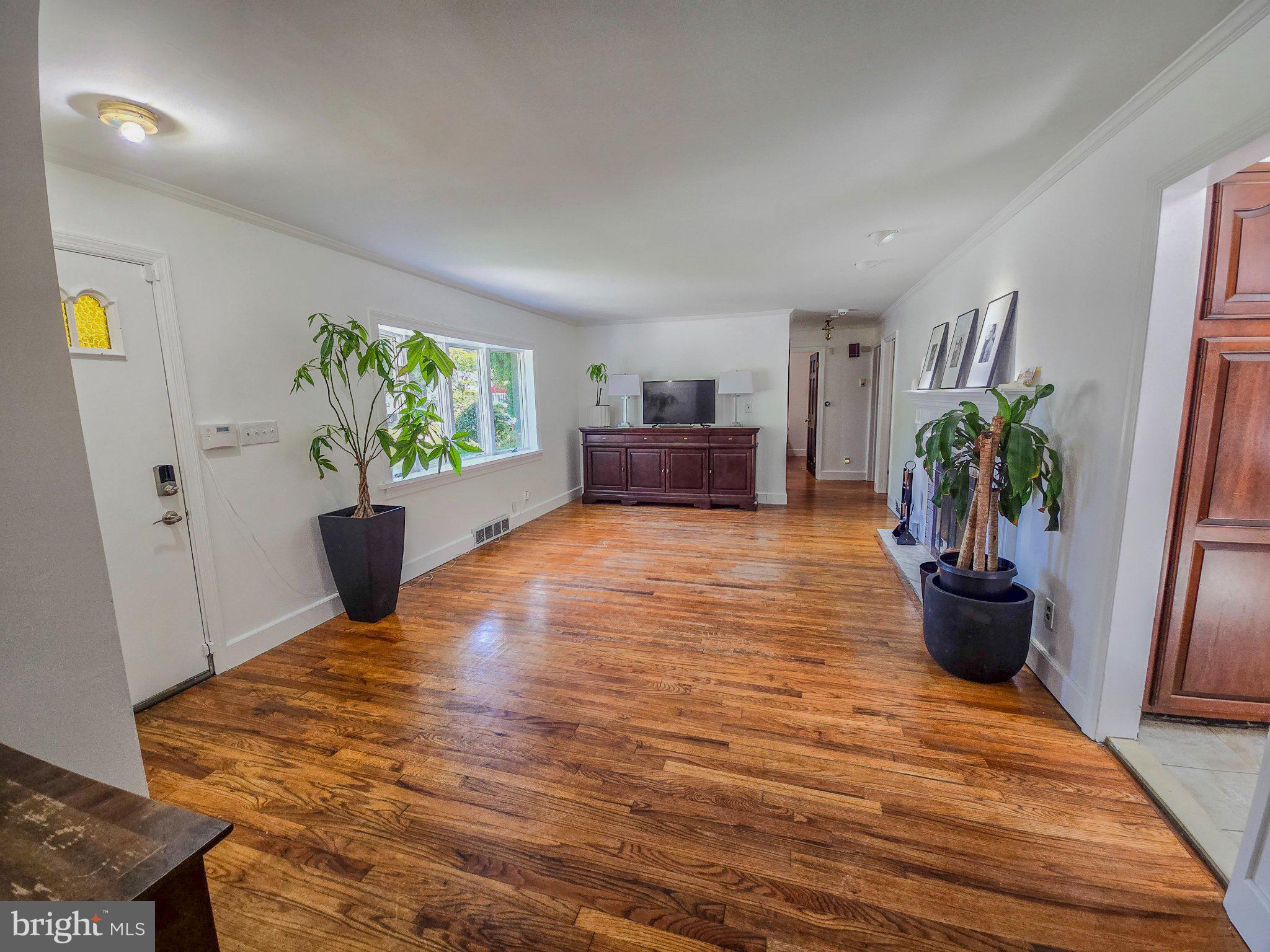 33 DELWOOD ROAD