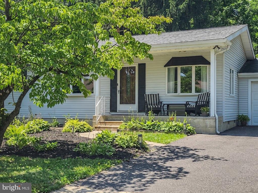 33 DELWOOD ROAD