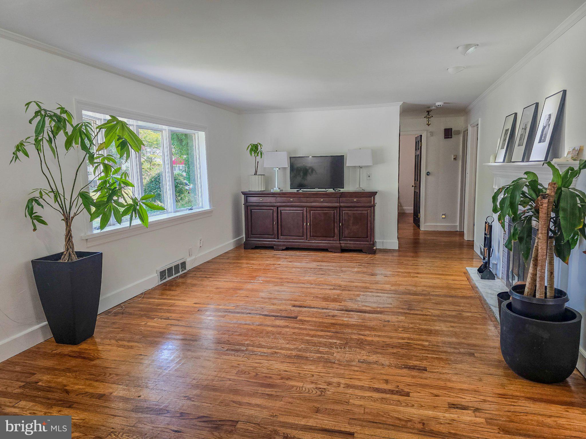 33 DELWOOD ROAD