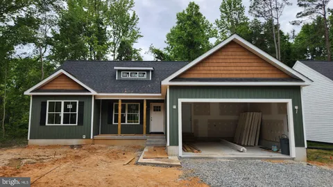 605 Shorewood Drive, Colonial Beach, VA MLS: VAWE2008590