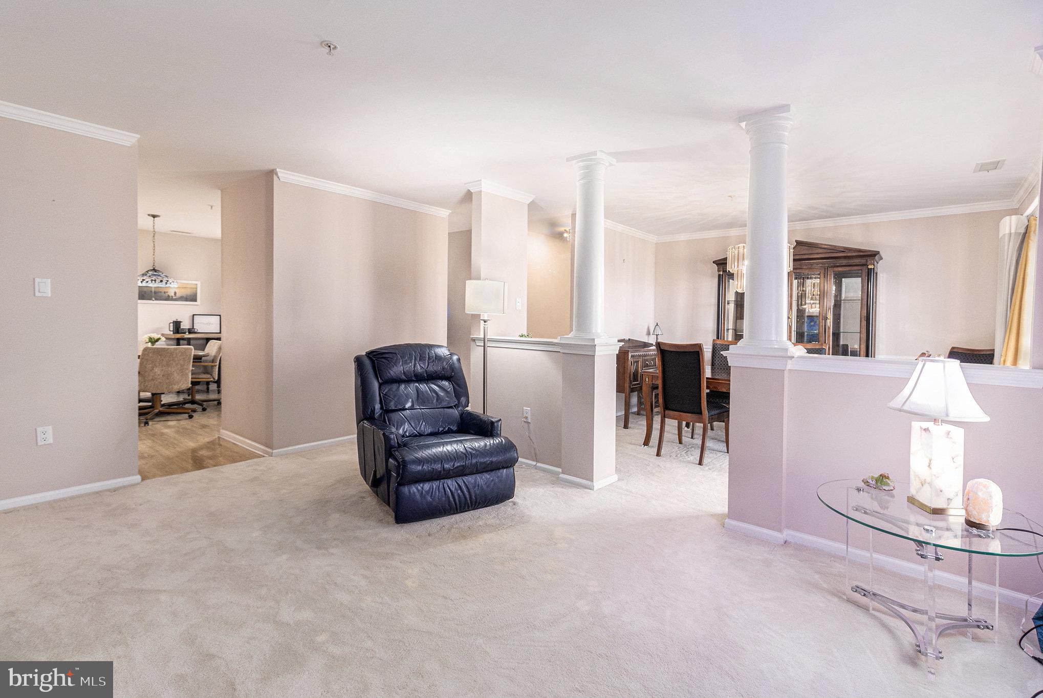 1004 JULIAN DRIVE W W