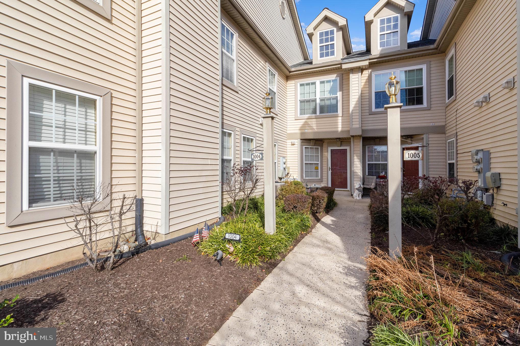 1004 JULIAN DRIVE W W