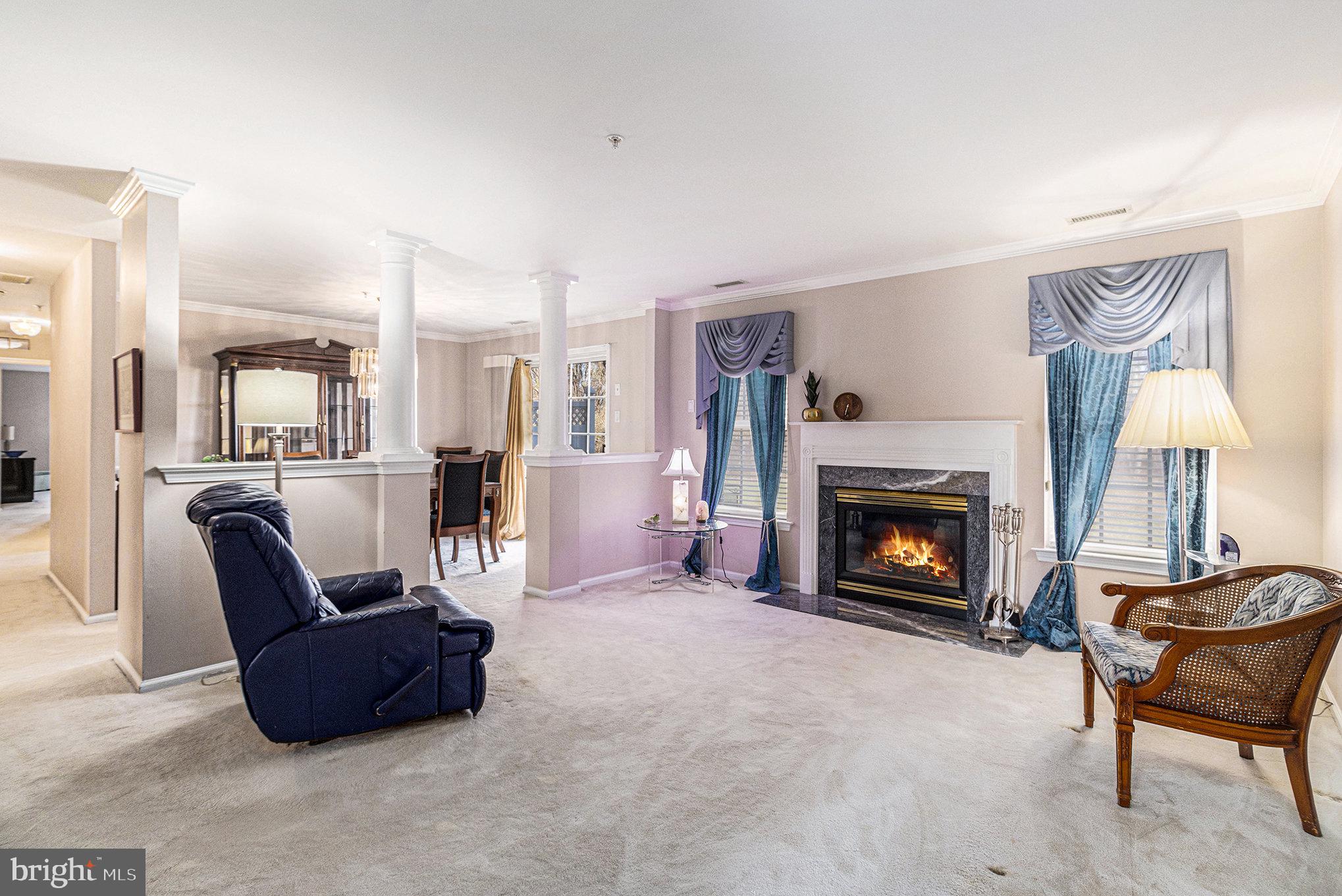 1004 JULIAN DRIVE W W