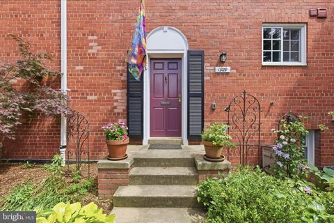 Photo of 1929 N Quaker Lane, ALEXANDRIA, VA 22302 (MLS # VAAX2060198)