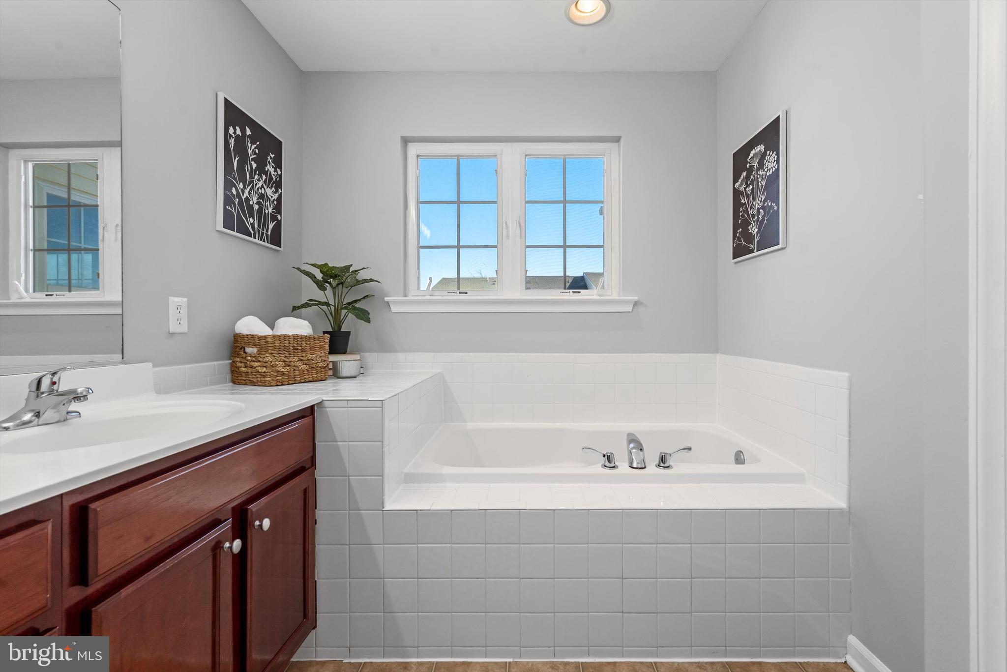 LAKELAND PLACE - Residential