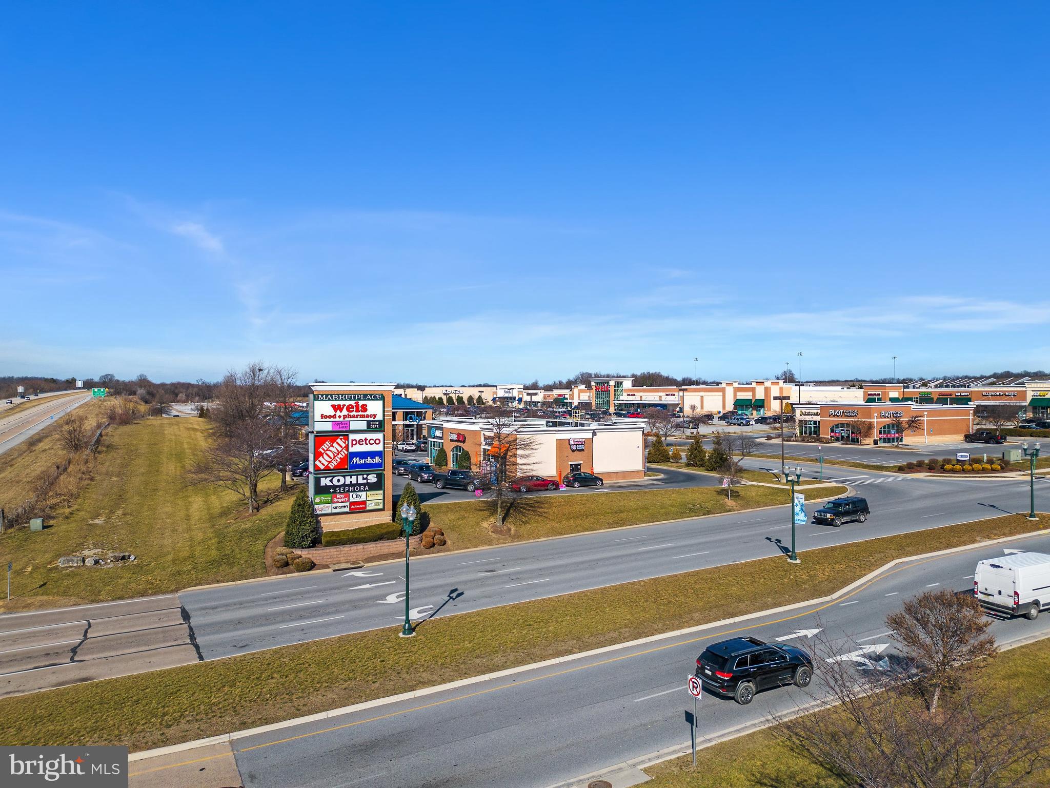 LAKELAND PLACE - Residential