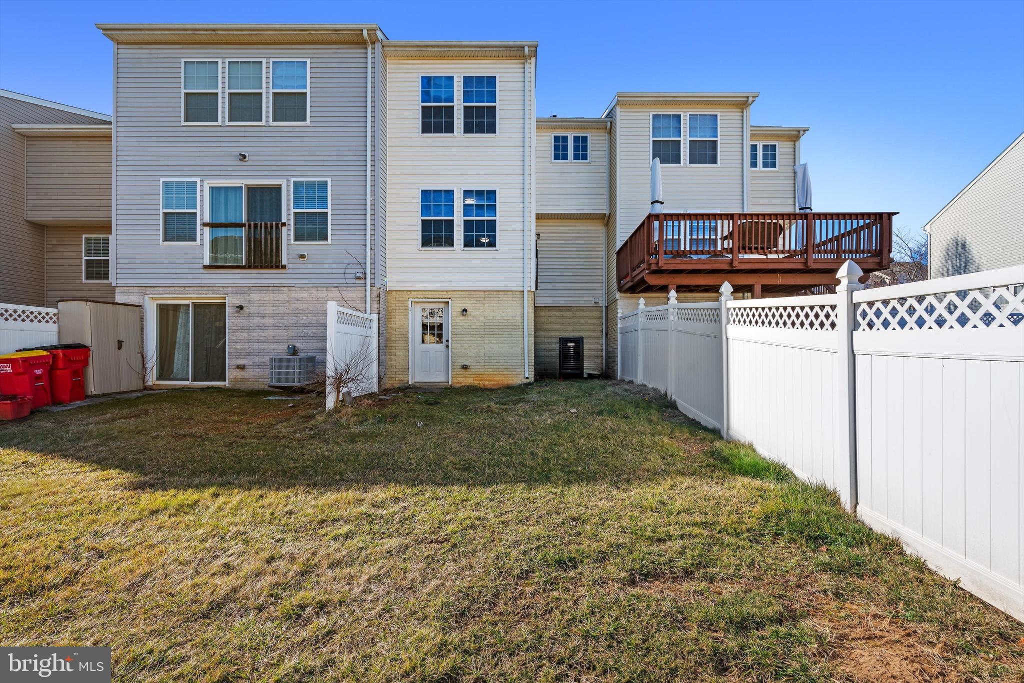 LAKELAND PLACE - Residential