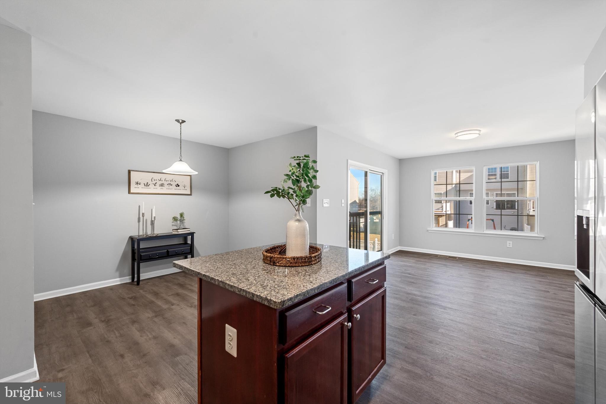 LAKELAND PLACE - Residential