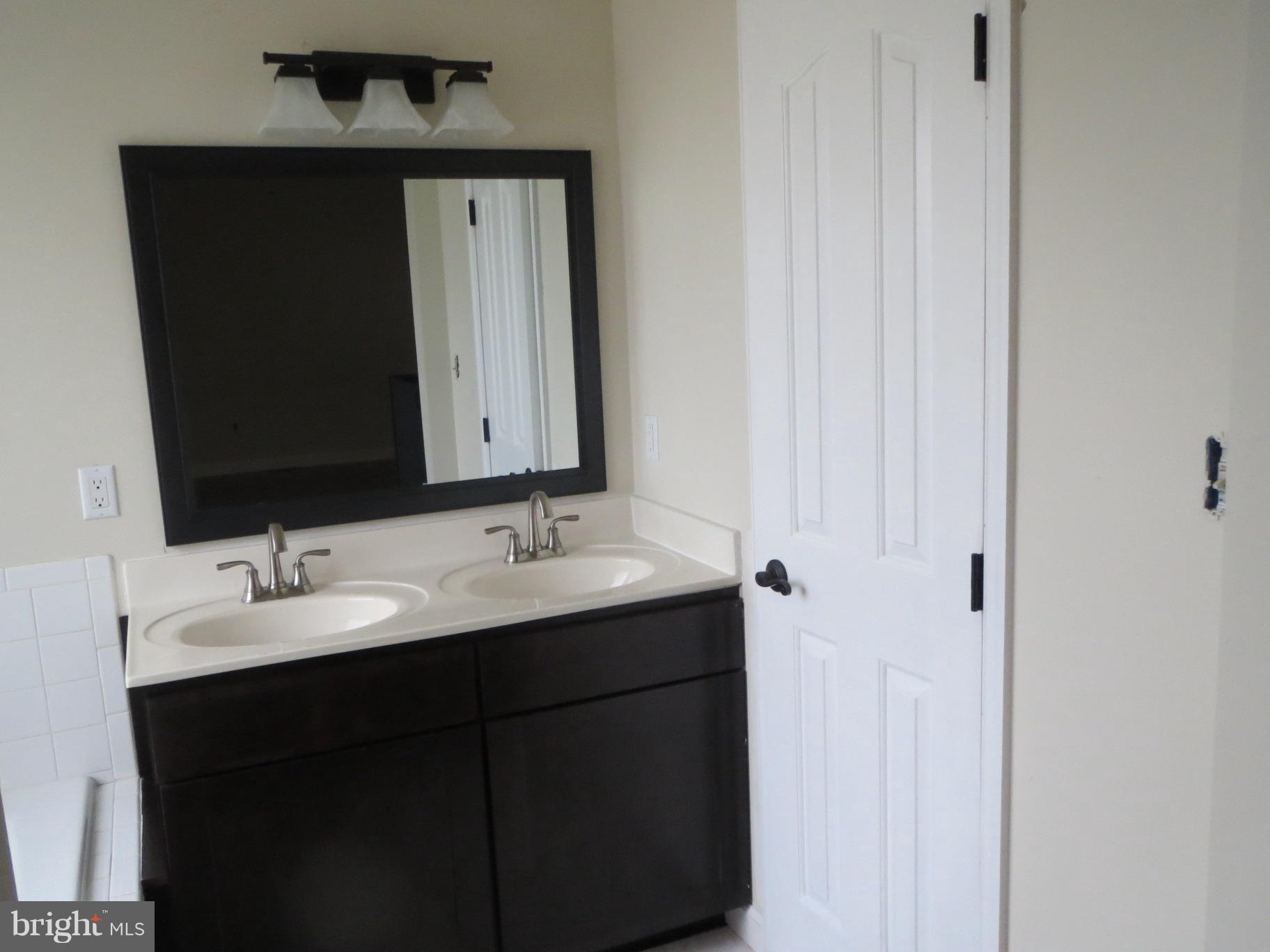 BAY RIDGE ESTATES - Residential Lease