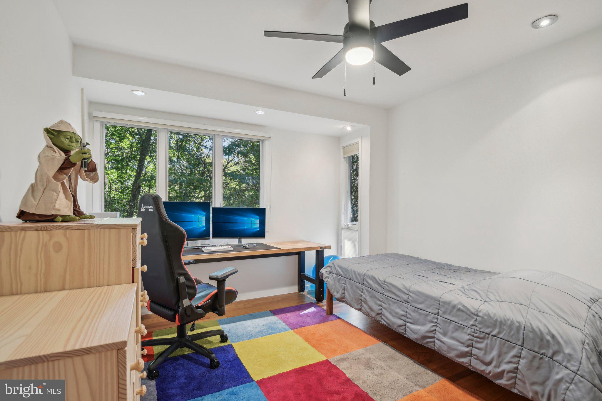 CARDEROCK SPRINGS - Residential