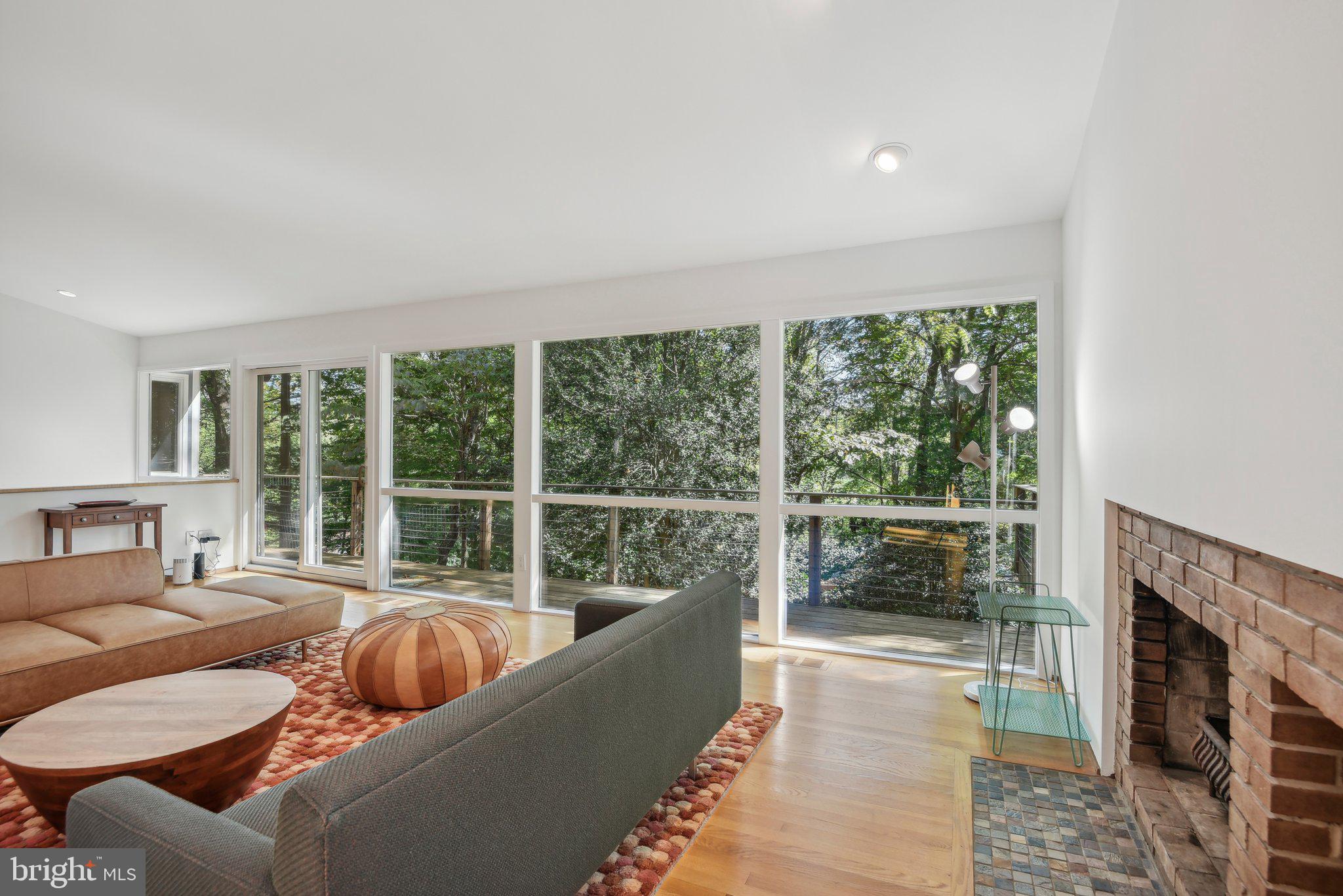 CARDEROCK SPRINGS - Residential