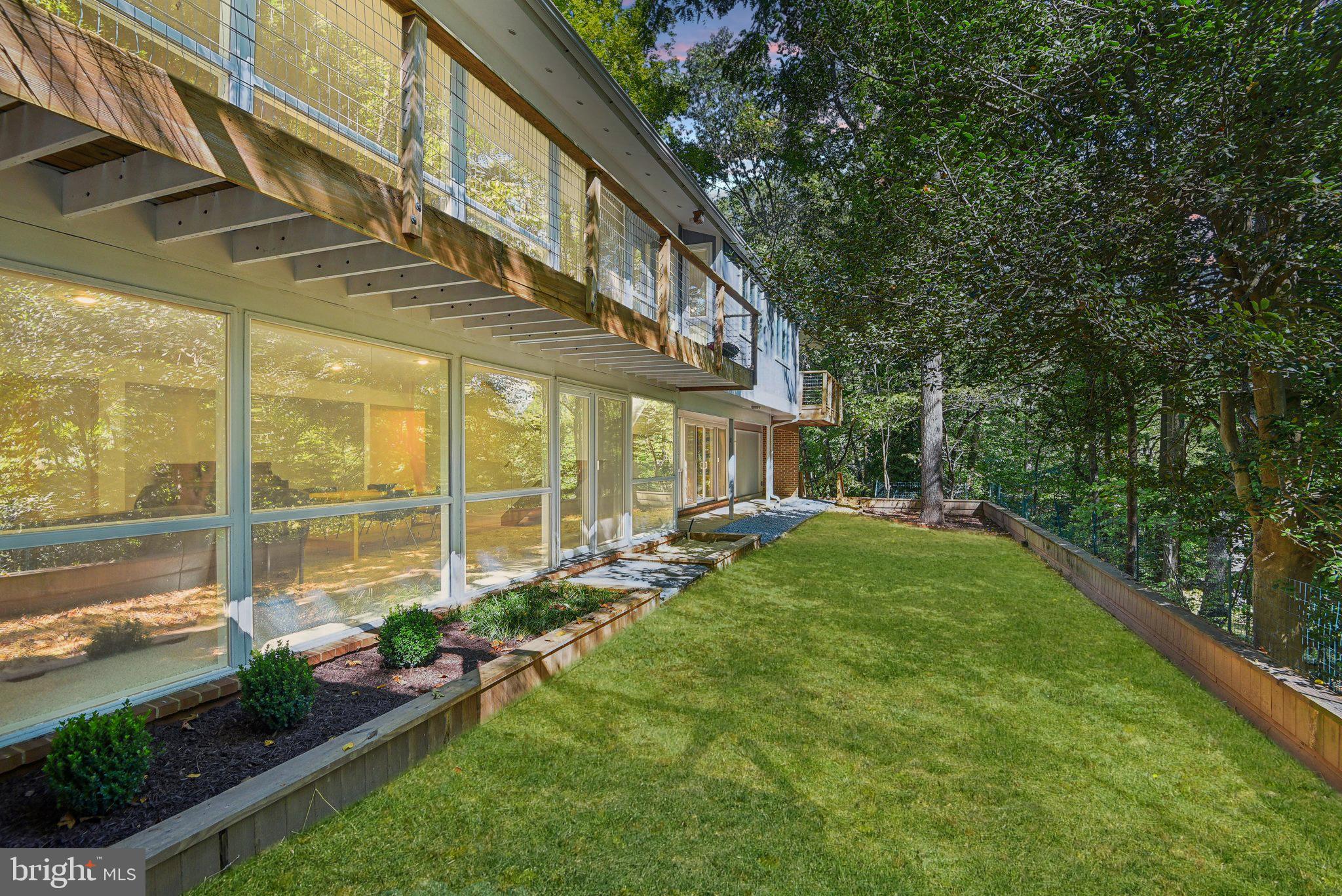 CARDEROCK SPRINGS - Residential