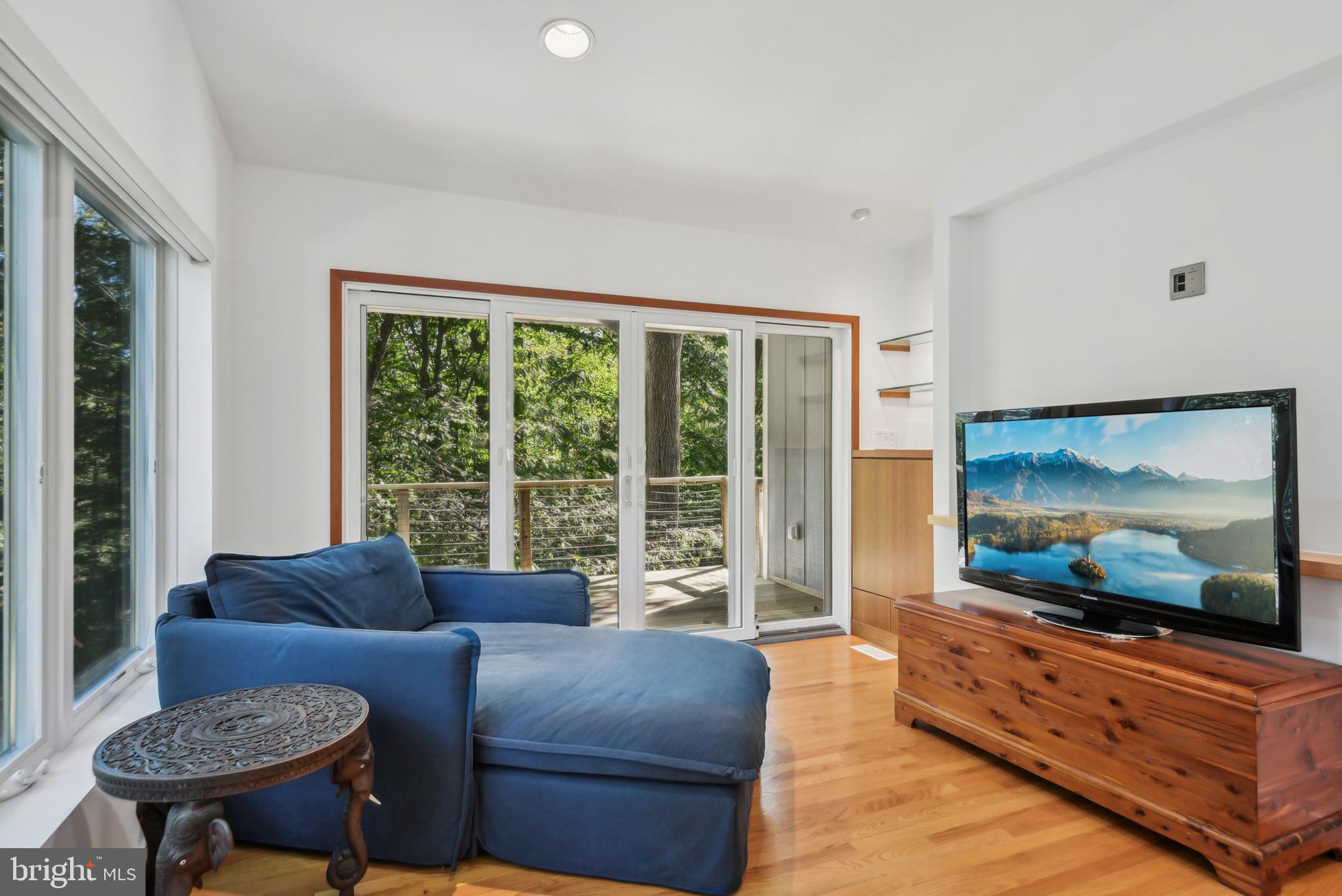 CARDEROCK SPRINGS - Residential