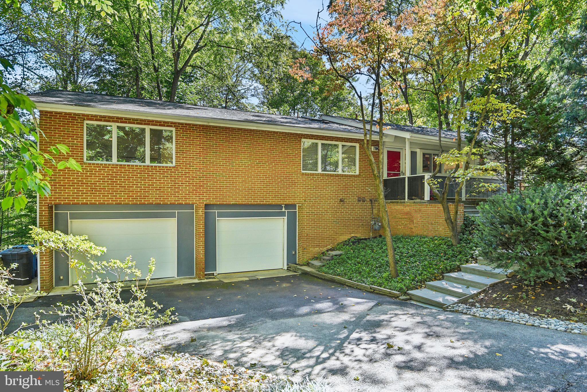 CARDEROCK SPRINGS - Residential