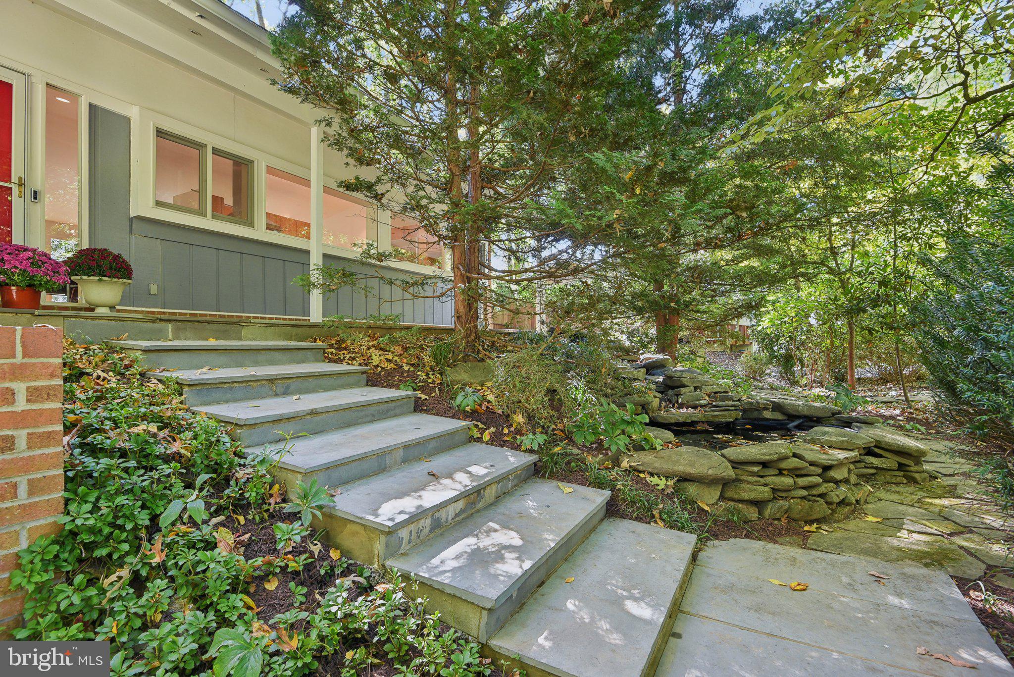 CARDEROCK SPRINGS - Residential