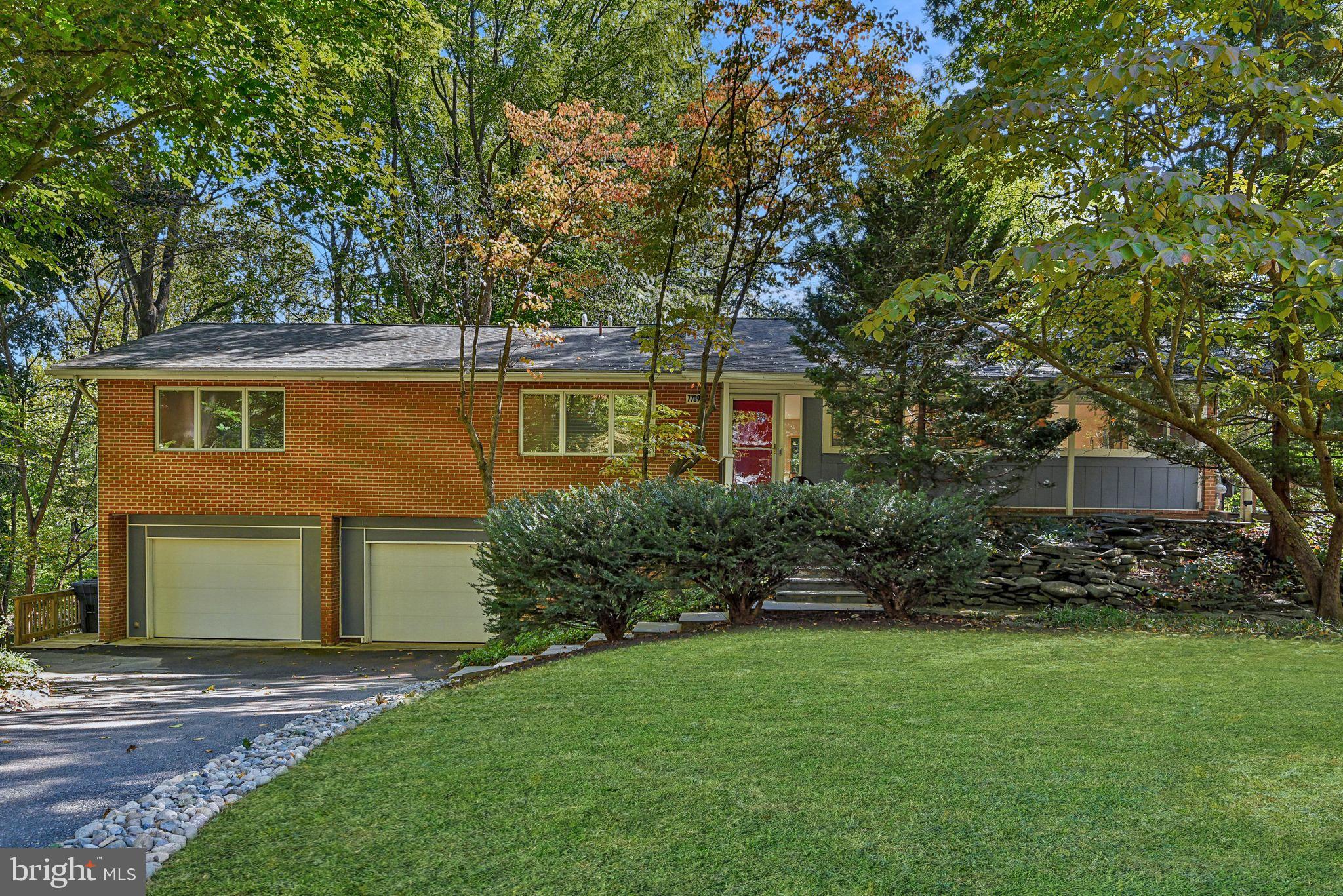 CARDEROCK SPRINGS - Residential