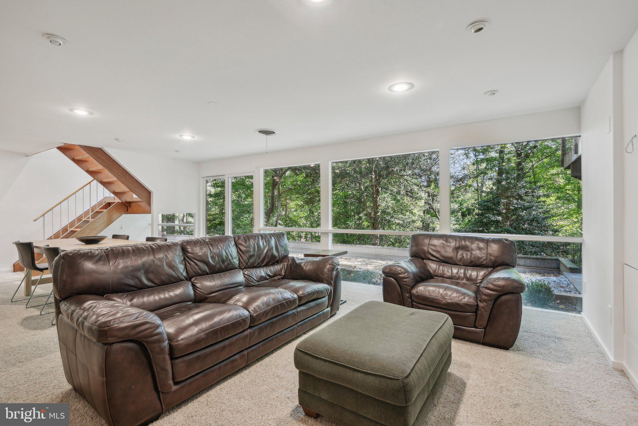 CARDEROCK SPRINGS - Residential