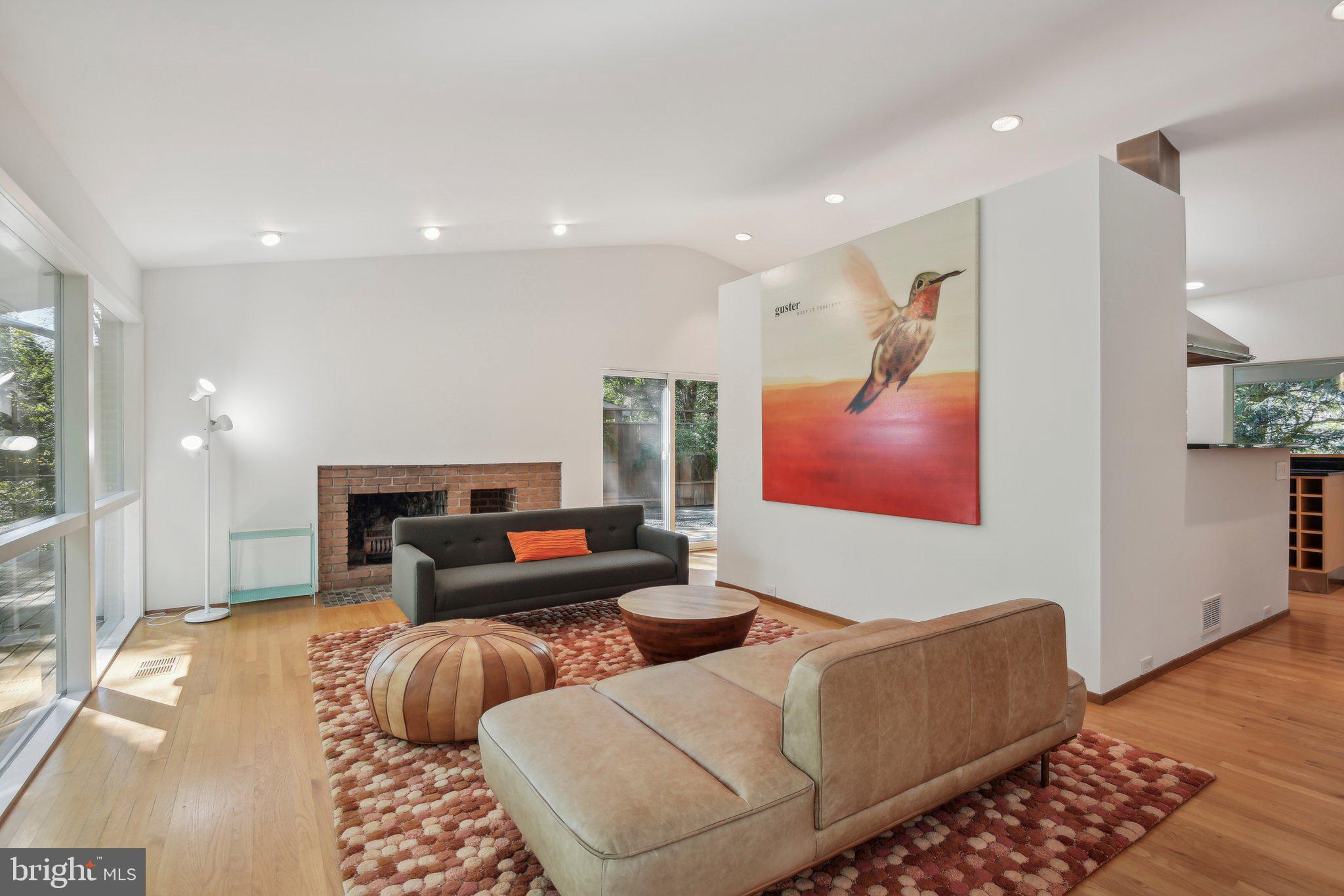 CARDEROCK SPRINGS - Residential