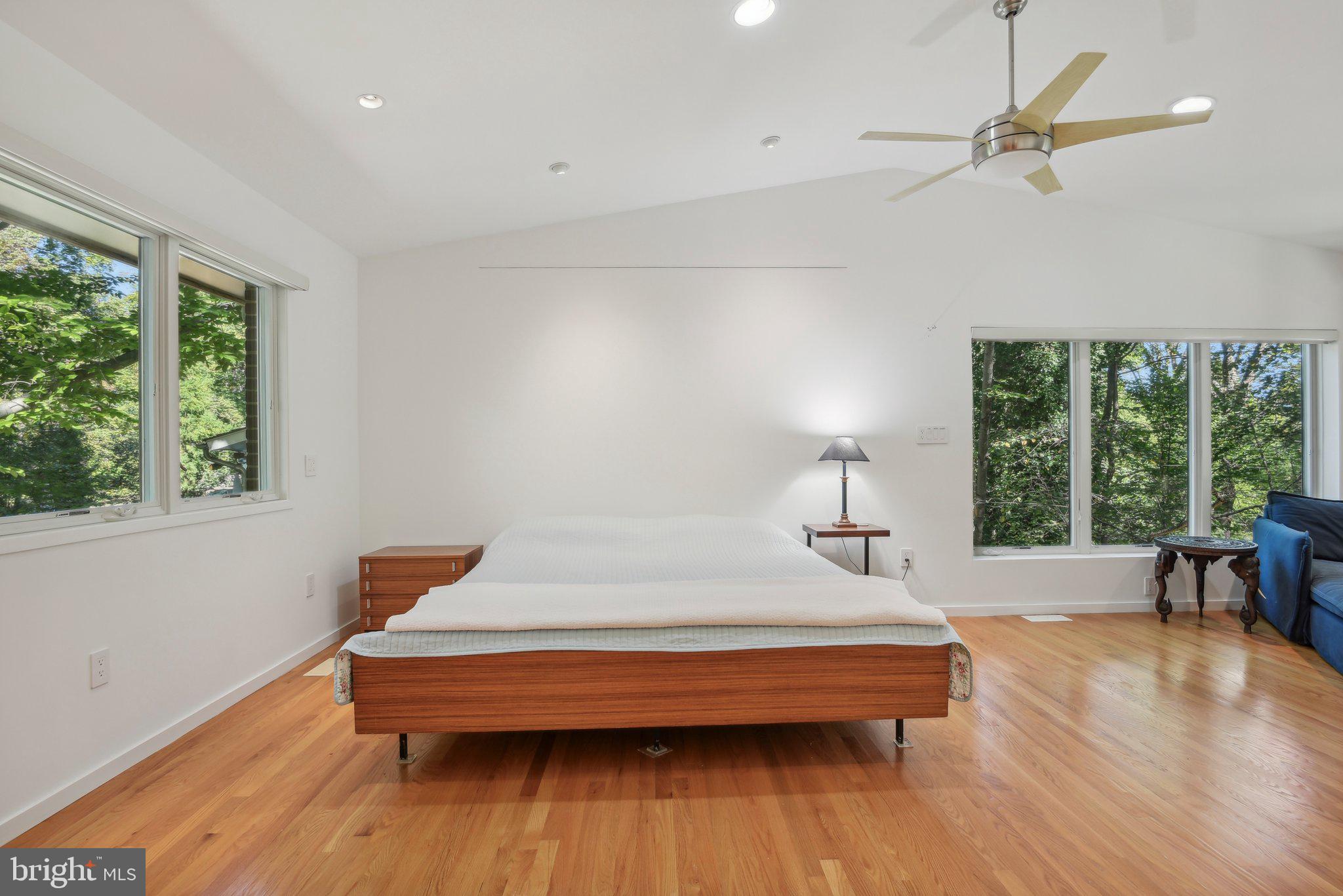 CARDEROCK SPRINGS - Residential