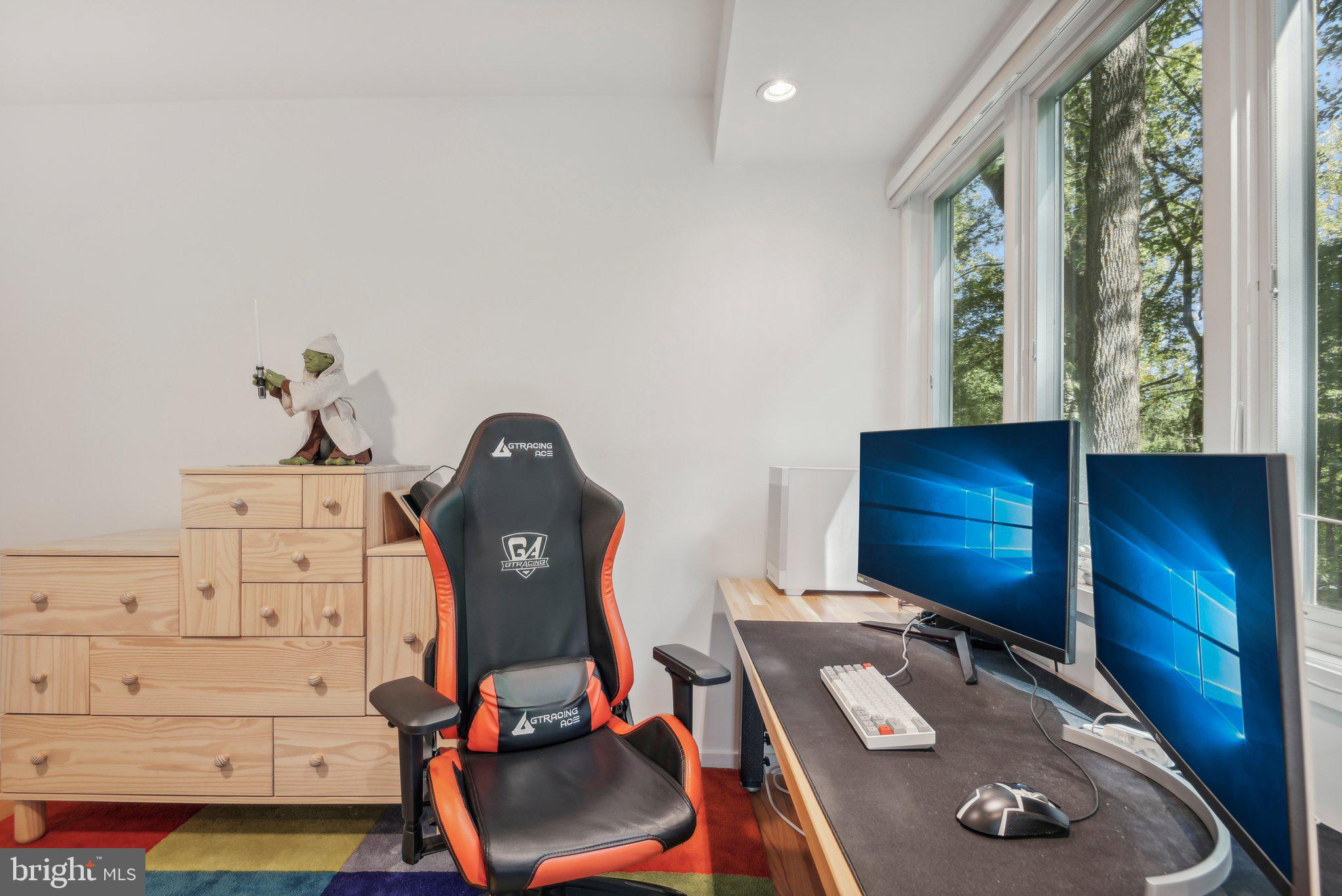 CARDEROCK SPRINGS - Residential