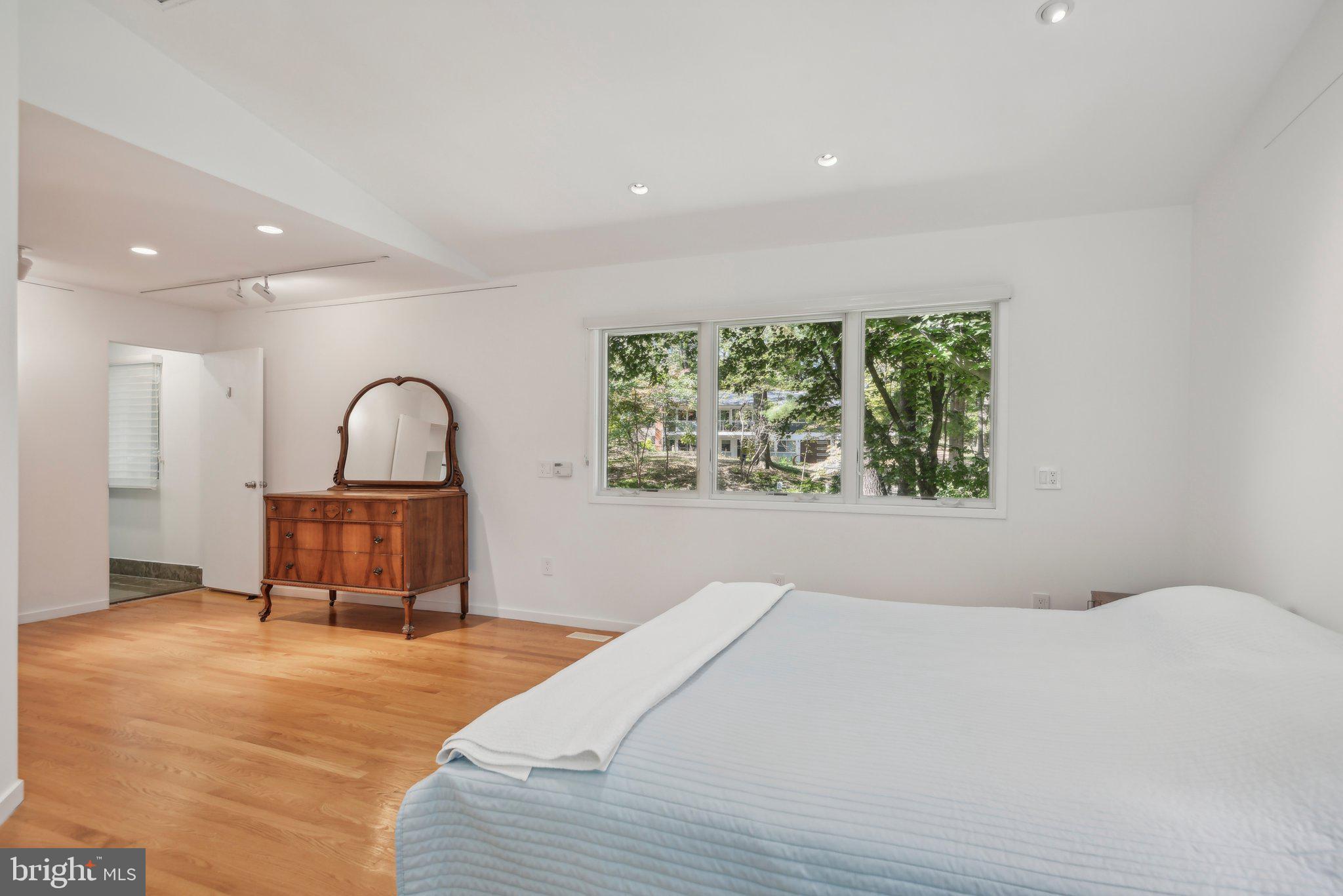 CARDEROCK SPRINGS - Residential