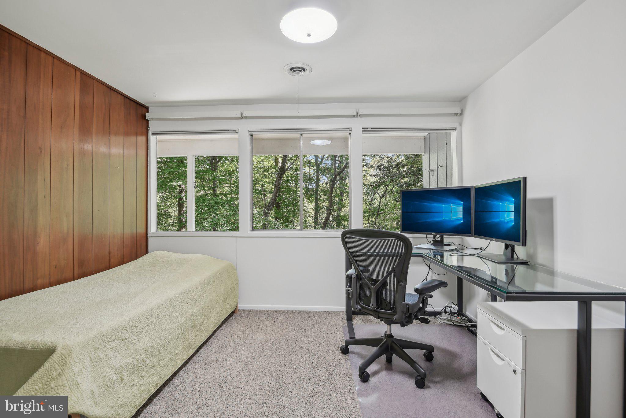 CARDEROCK SPRINGS - Residential