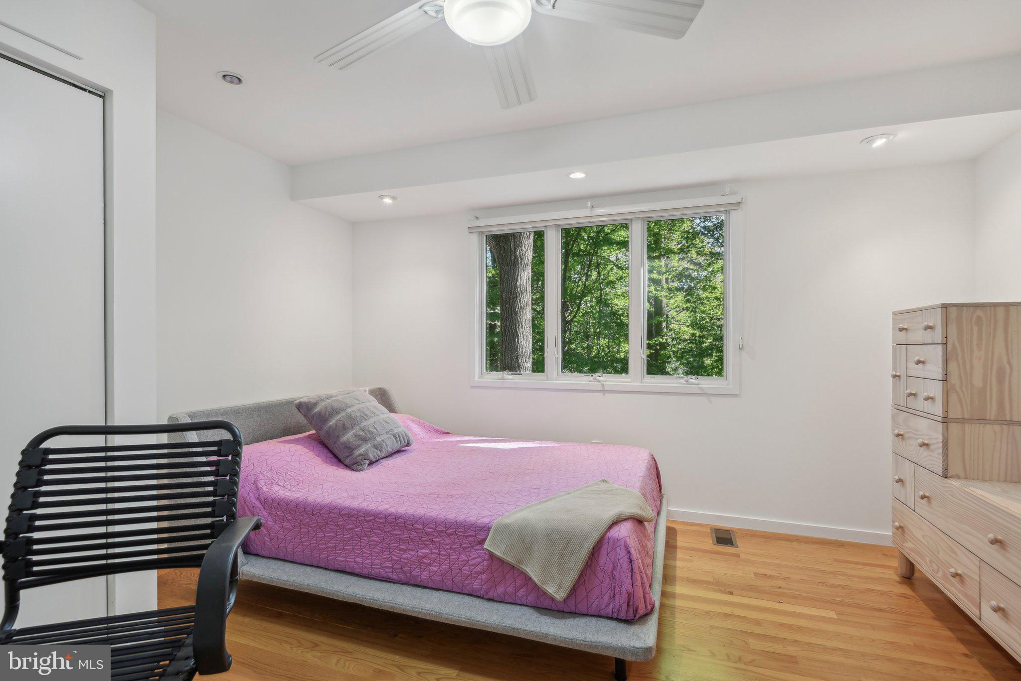 CARDEROCK SPRINGS - Residential