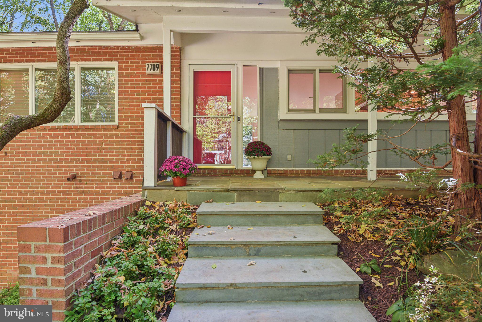 CARDEROCK SPRINGS - Residential