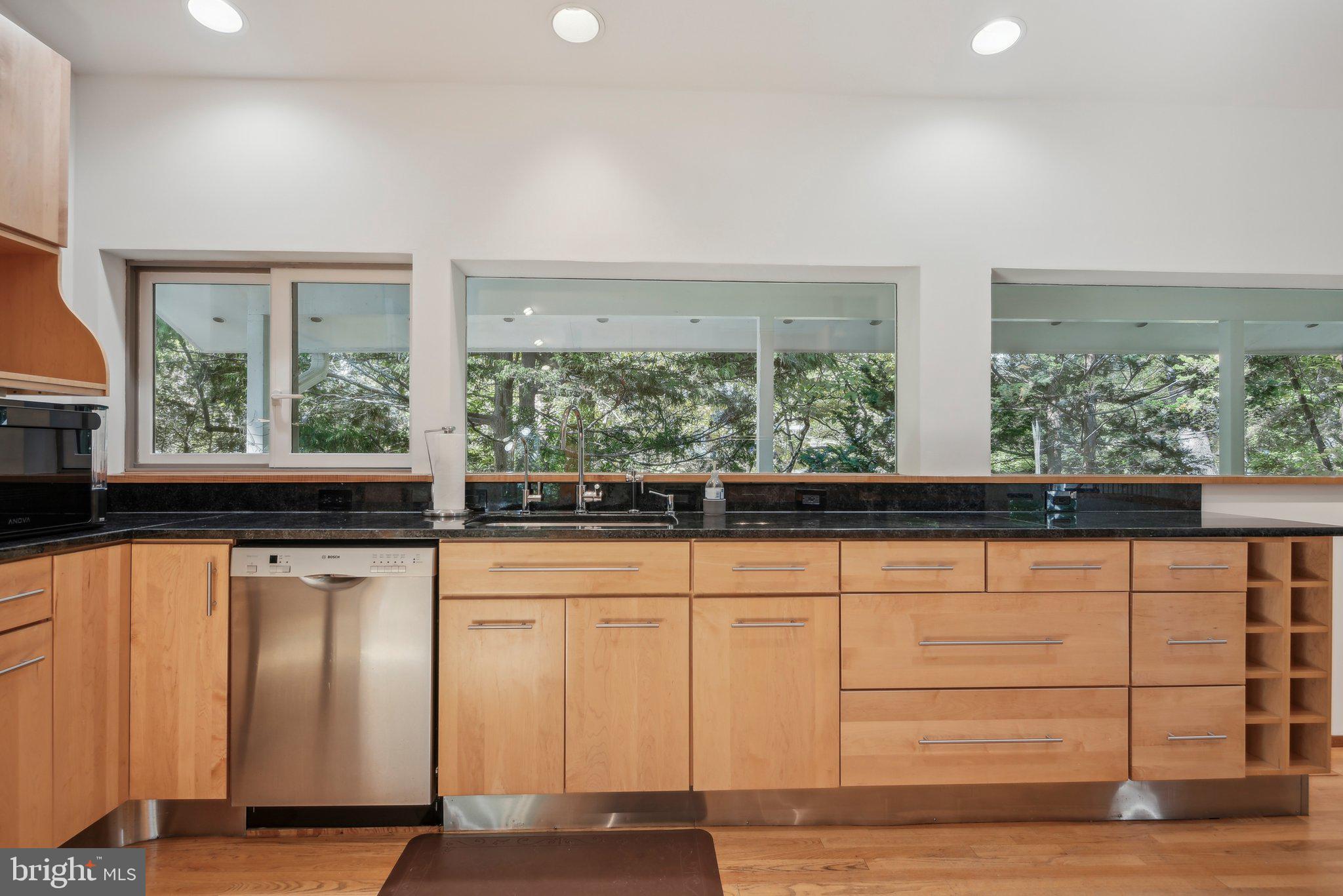 CARDEROCK SPRINGS - Residential