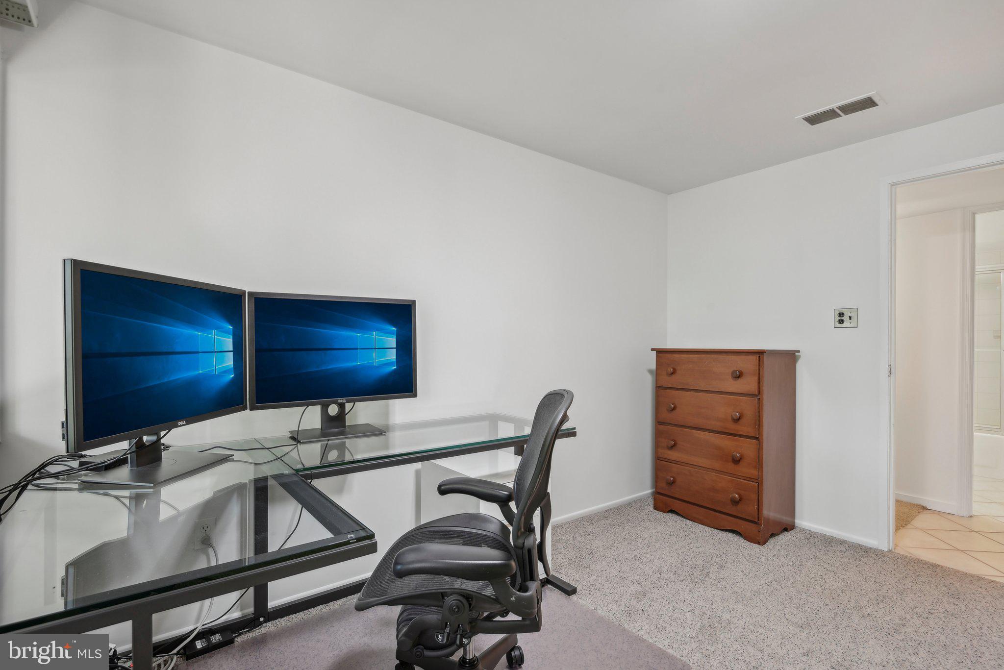 CARDEROCK SPRINGS - Residential