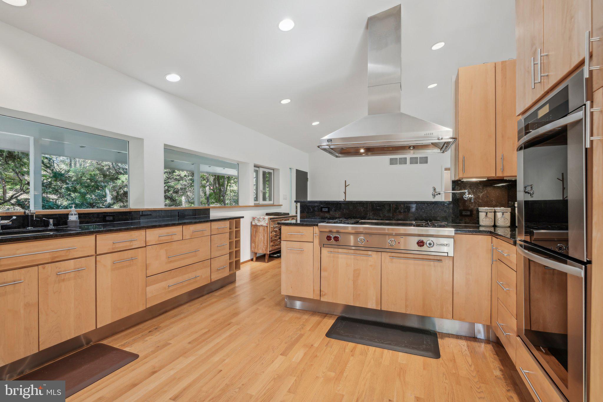 CARDEROCK SPRINGS - Residential